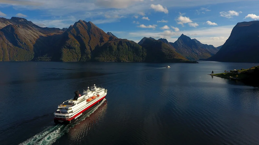 About Hurtigruten | Hurtigruten US