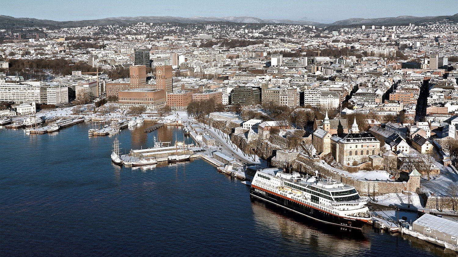 iconic_ms-trollfjord-oslo-norway-hgr-34336