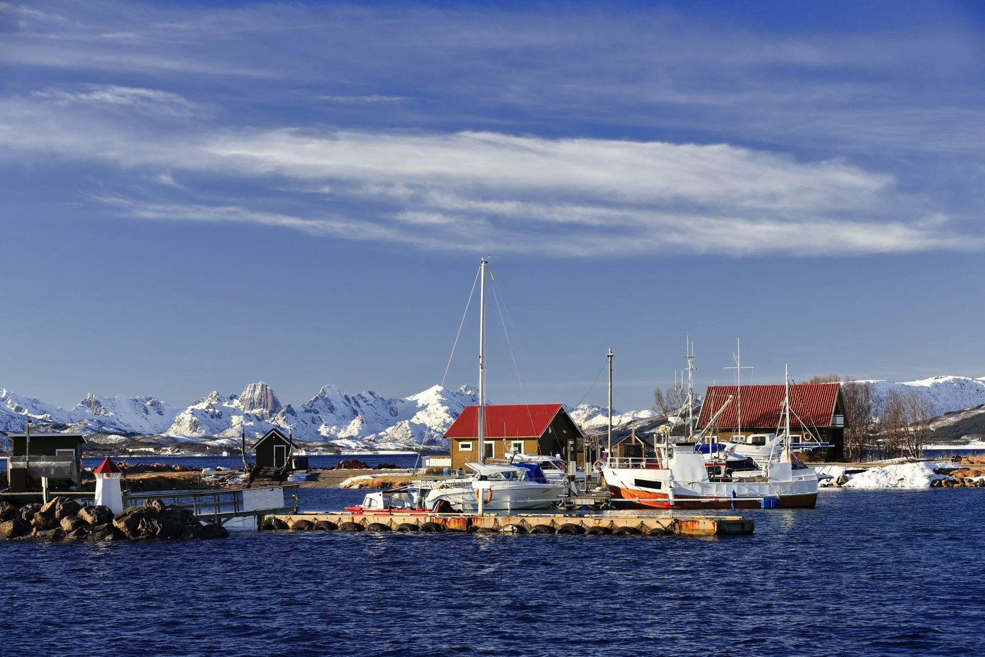 sortland-norway-hgr-149497_1920-photo_shutterstock