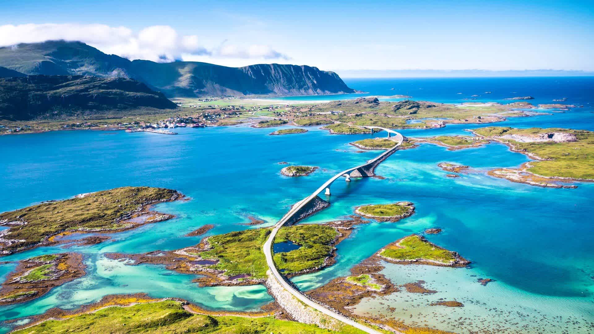 the-atlantic-road-norway-hgr-137460_1920-photo_shutterstock