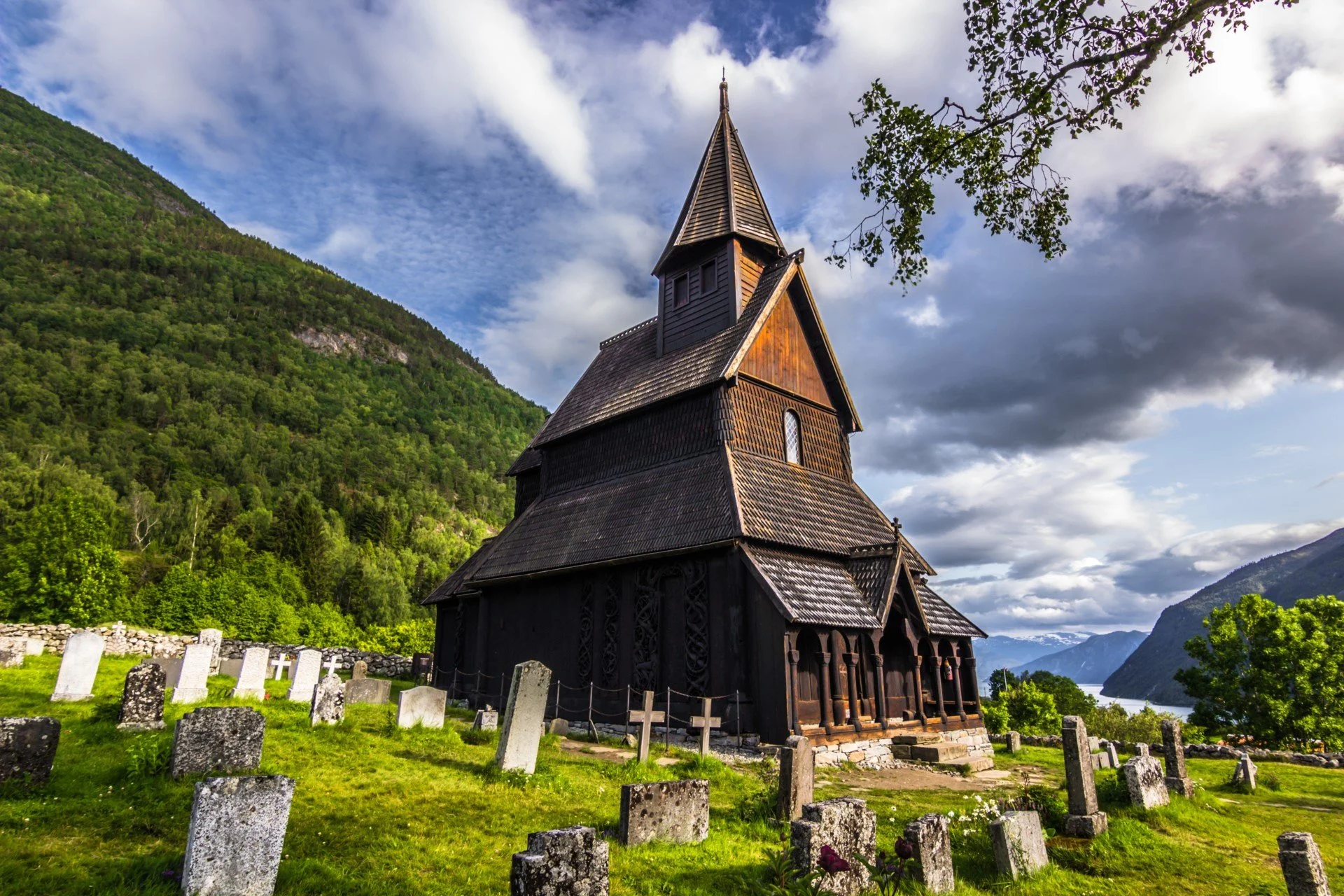 sognefjord_norway_hgr_146850_1920_photo_shutterstock