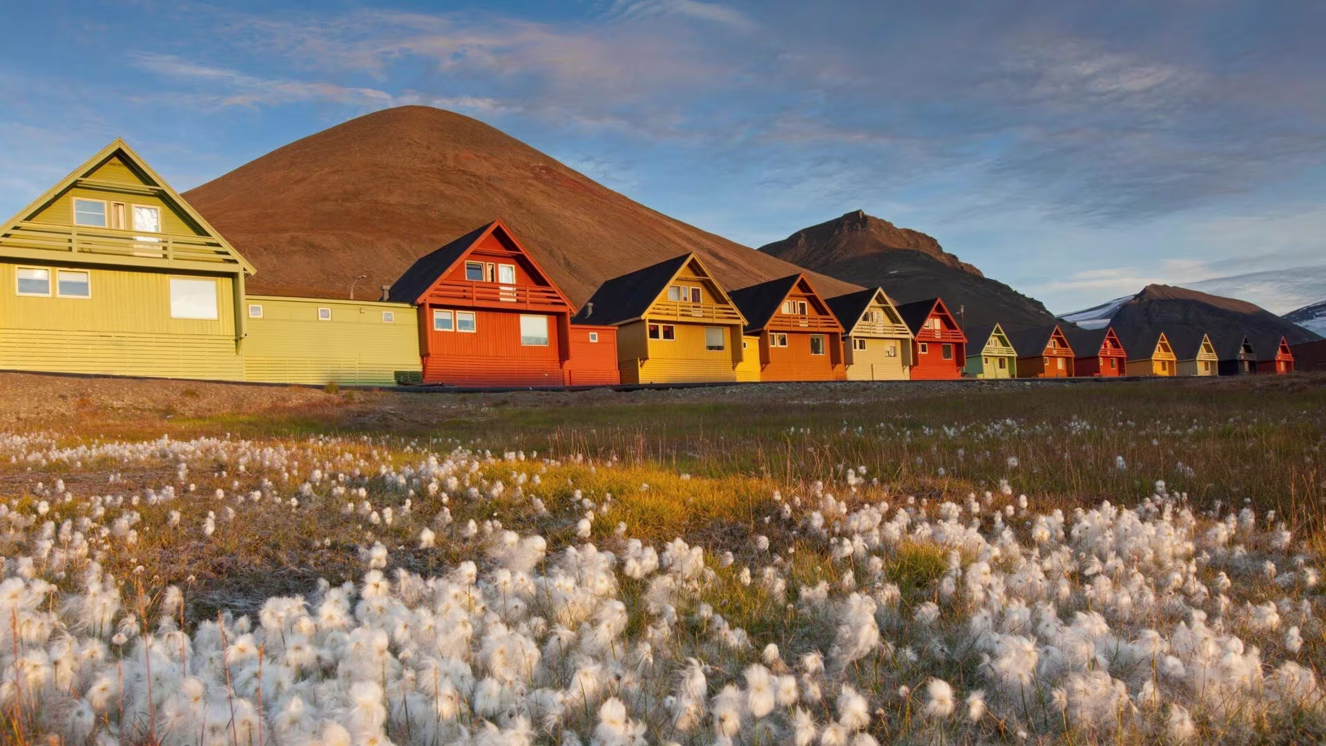 Longyearbyens fargede hus er en av byens mest fotograferte severdigheter