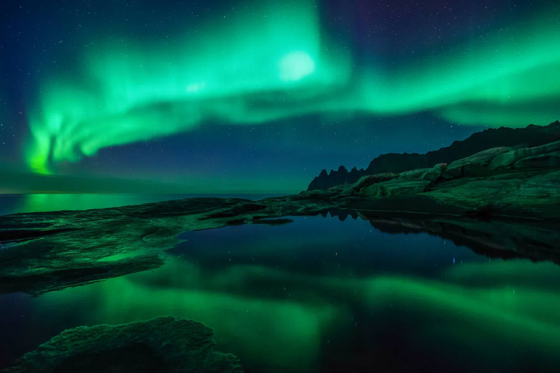 northen_light_senja_norway_hgr_138940_1920_photo_shutterstock