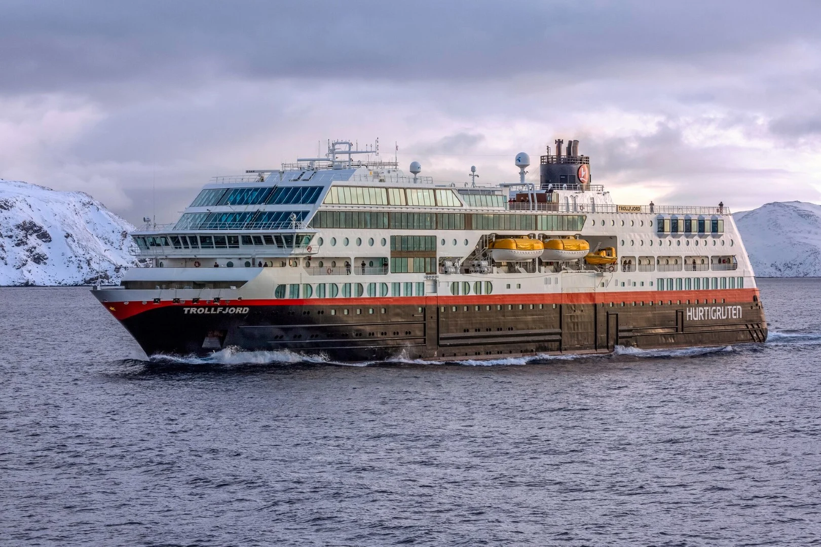 MS Trollfjord, Hurtigruten