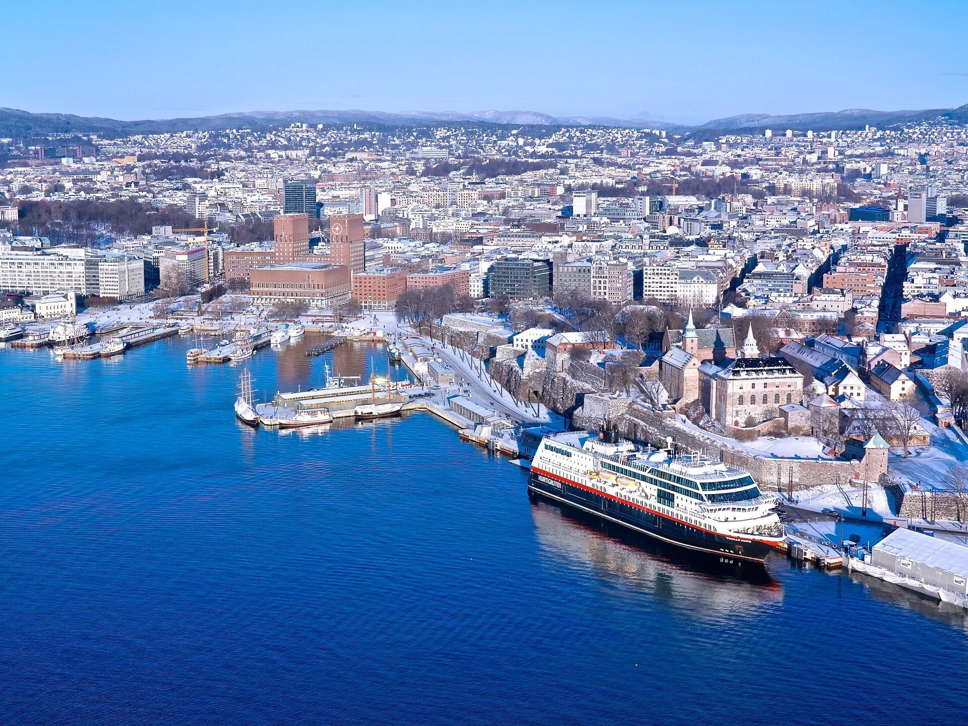 MS Trollfjord dans le port d'Oslo, Norvège