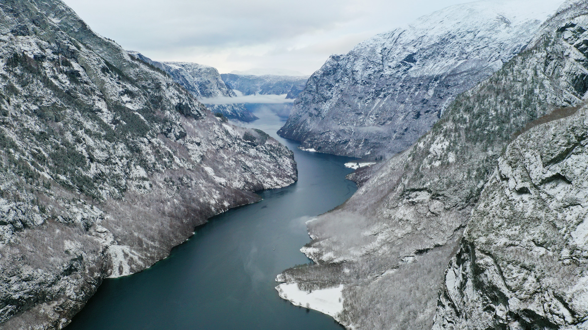 unesco-naeroyfjord-winter-norway-havard-nesba