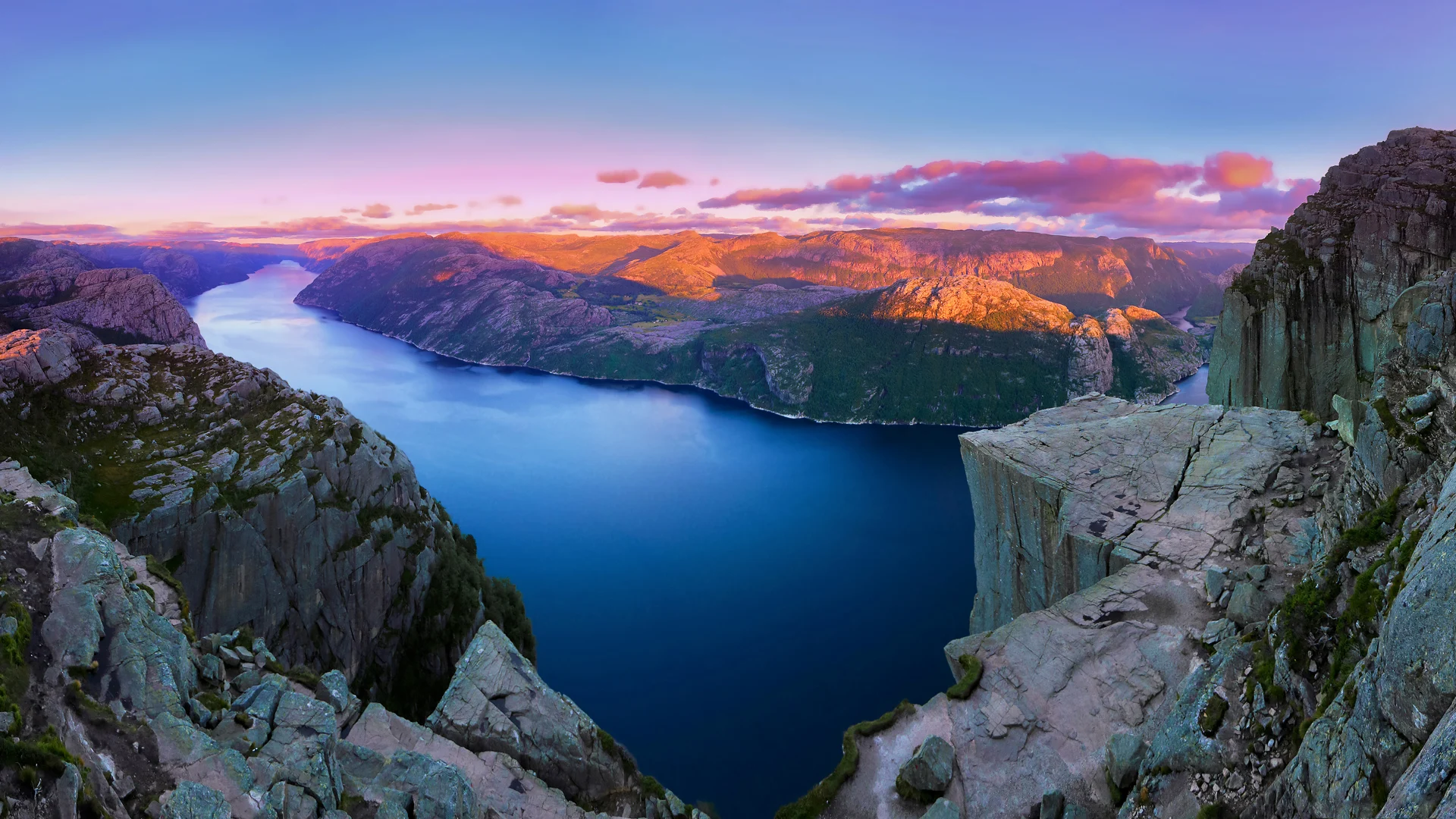 LYSEFJORD-Preikestolen-Panoramic-Sunset2NEW2-1920x1080