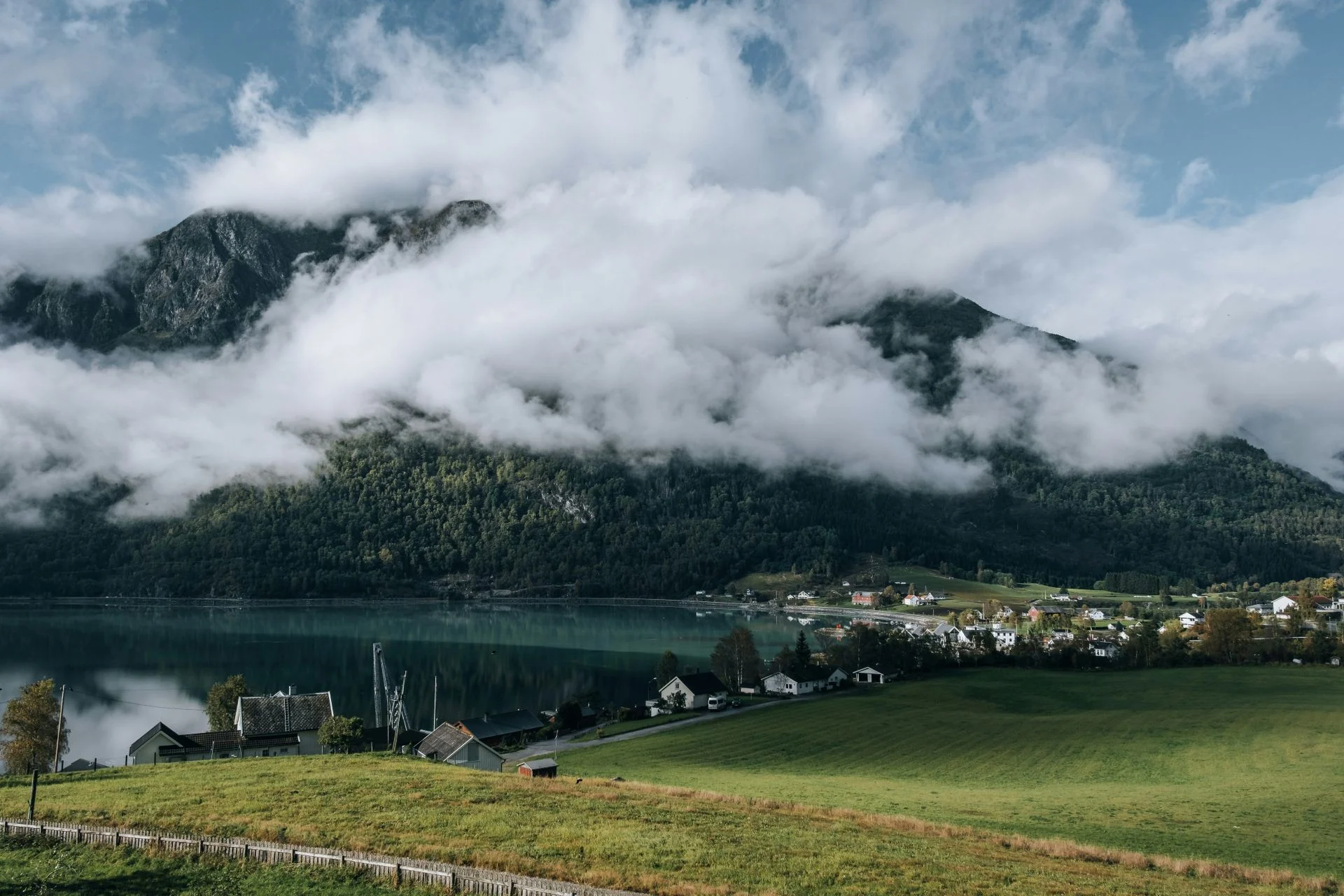 hike-to-mount-senjaberg-viewpoint-cami-dobrin-nIoczMGjHng-unsplash