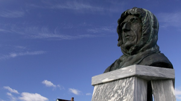 roald amundsen Ny alesund HGS 12418 Foto Nina Bailey