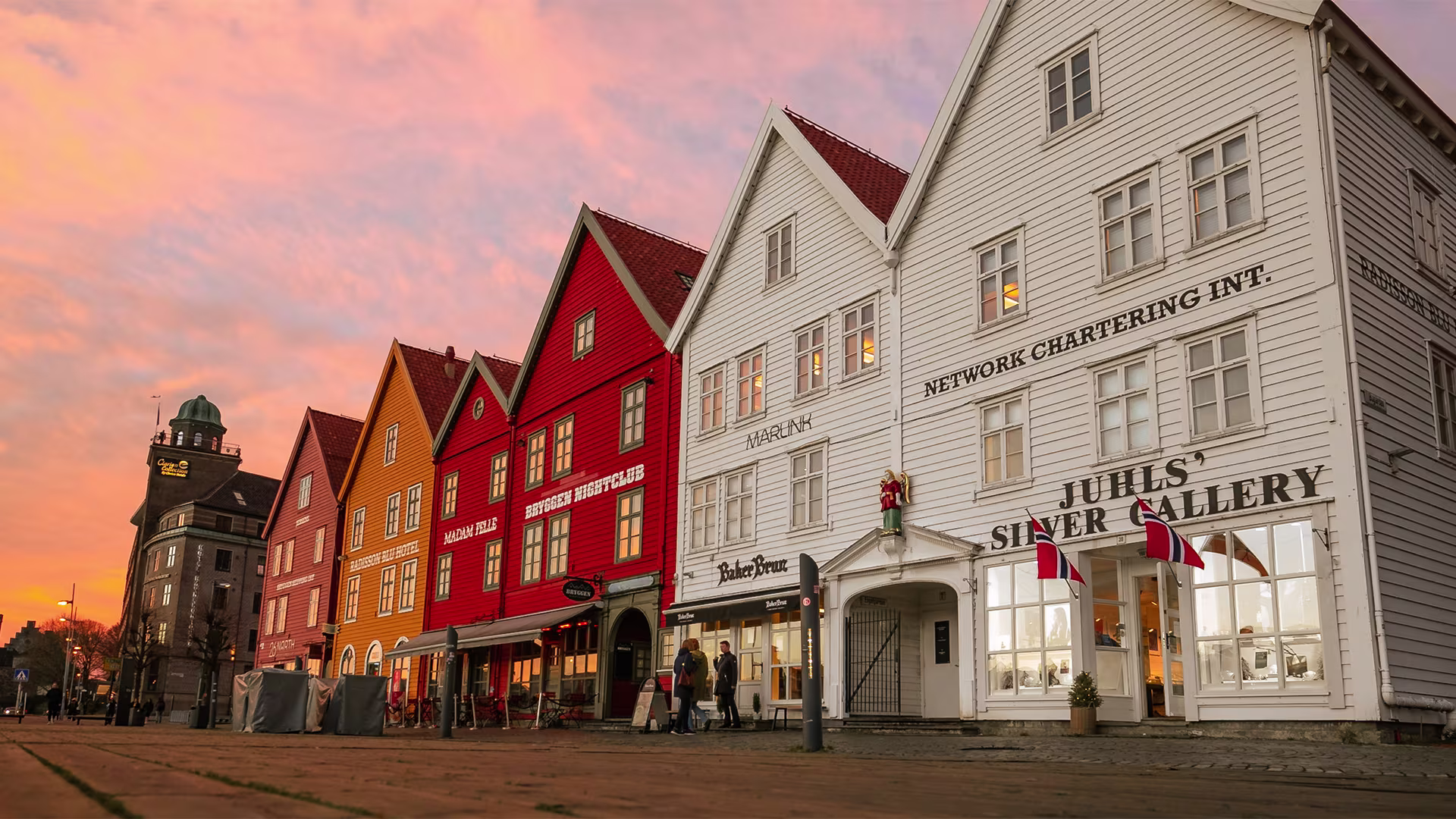 Bryggen-in-Bergen-Espen-Bakketun-wwwvisitbergencom EDIT 1920x1080