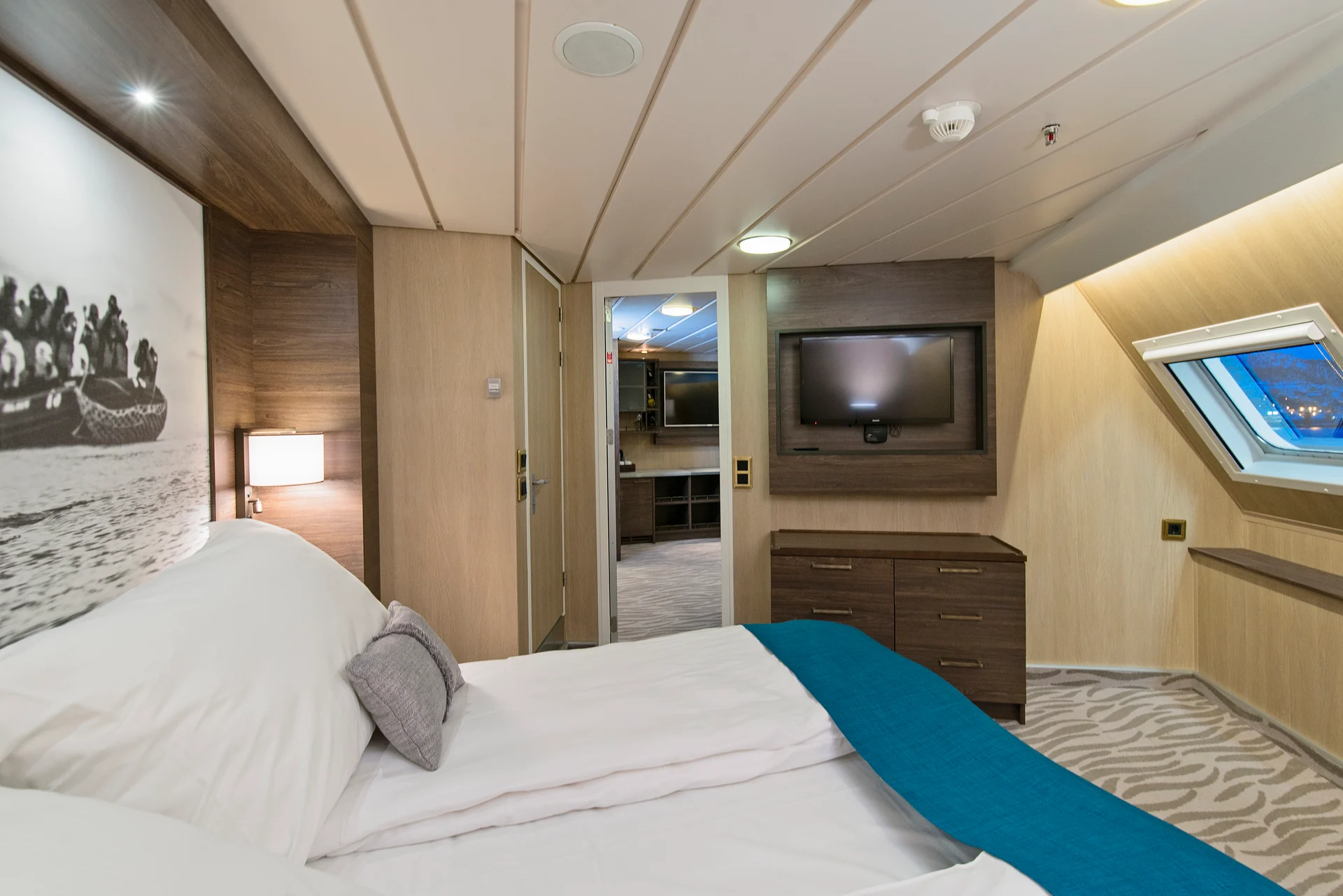MS Richard With Expedition Suite M4 Double Bed with View