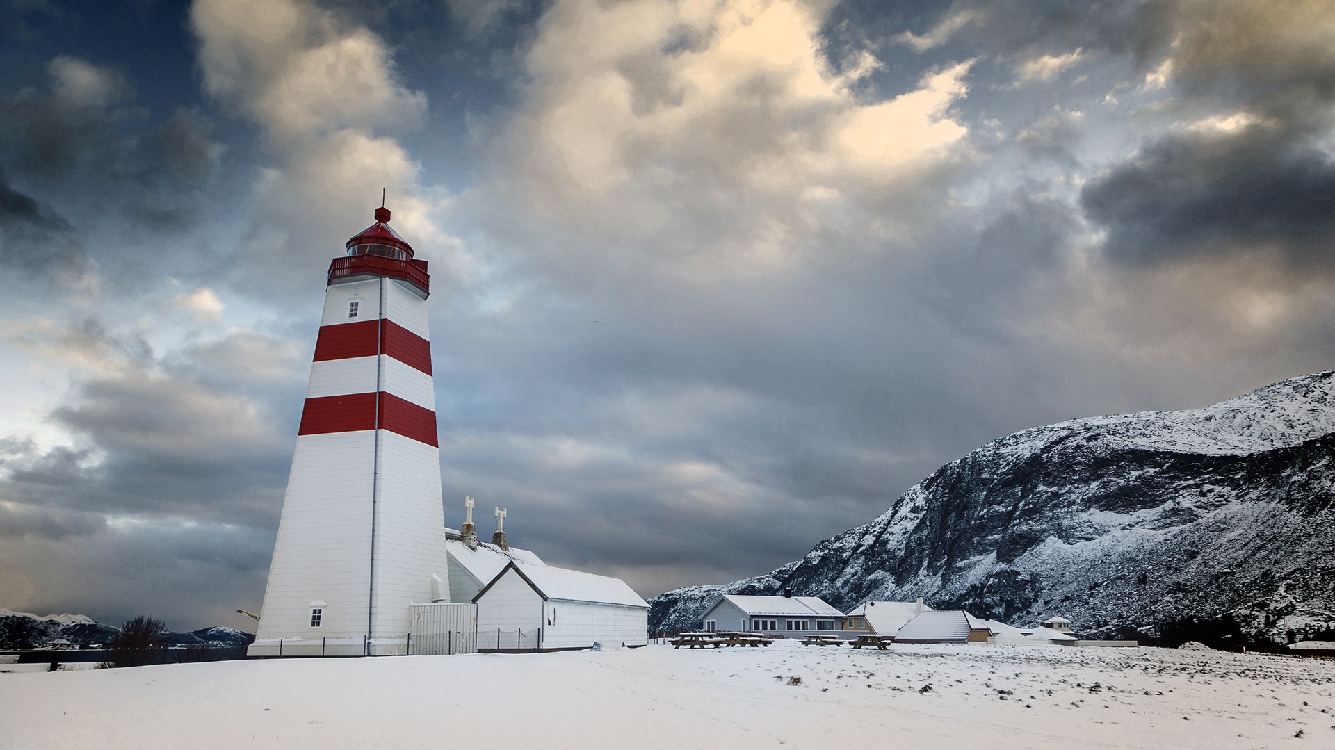 alnes-ighthouse-with-fresh-snow-shutterstock-1007504578-1920
