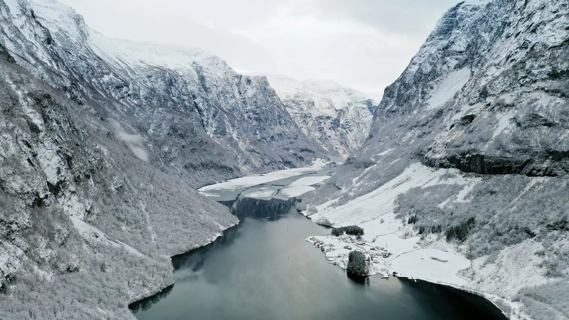 naeroyfjord-unesco-winter-havard-nesbo-fjord-norway