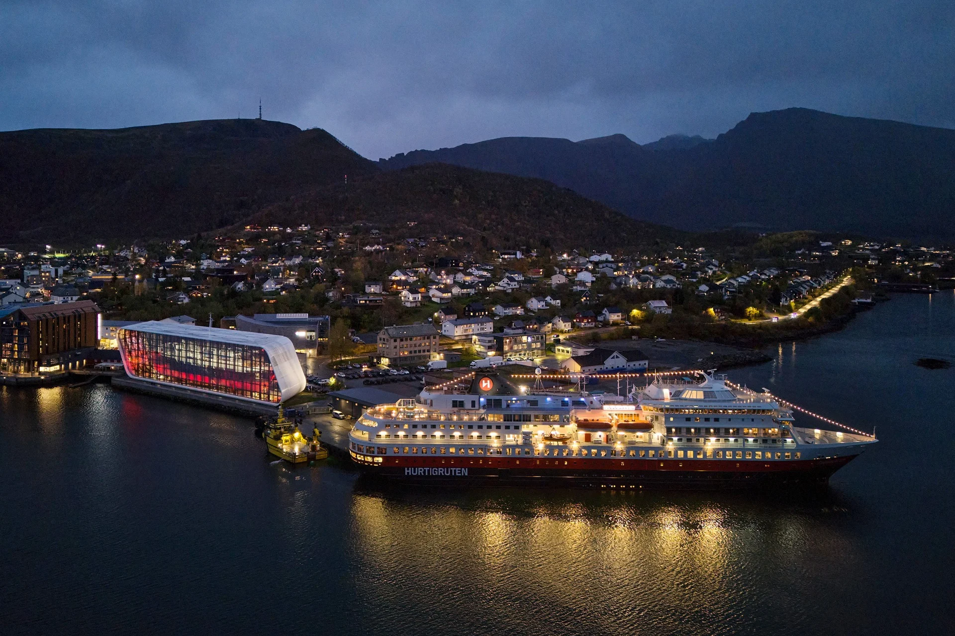 T06-Svolvaer-08.10.-18-22-42-3x2