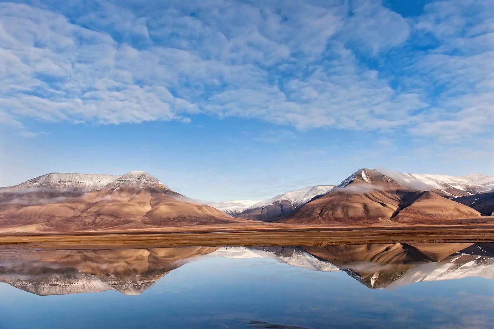 Svalbard Longyearbyen Summer HGR 163756 Foto Agurtxane Concellon