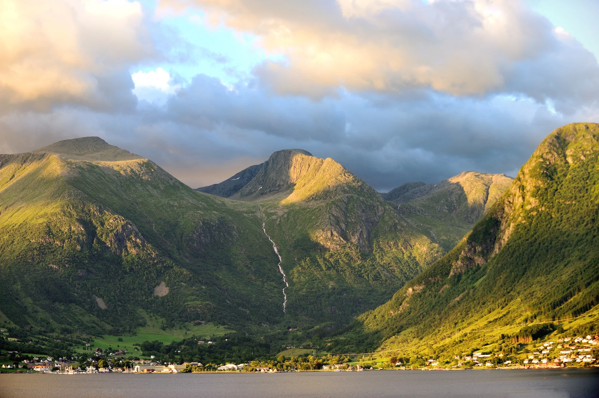 Nestled beneath mountains shaped by ancient glaciers, Rosendal is a charming village on the Hardangerfjord