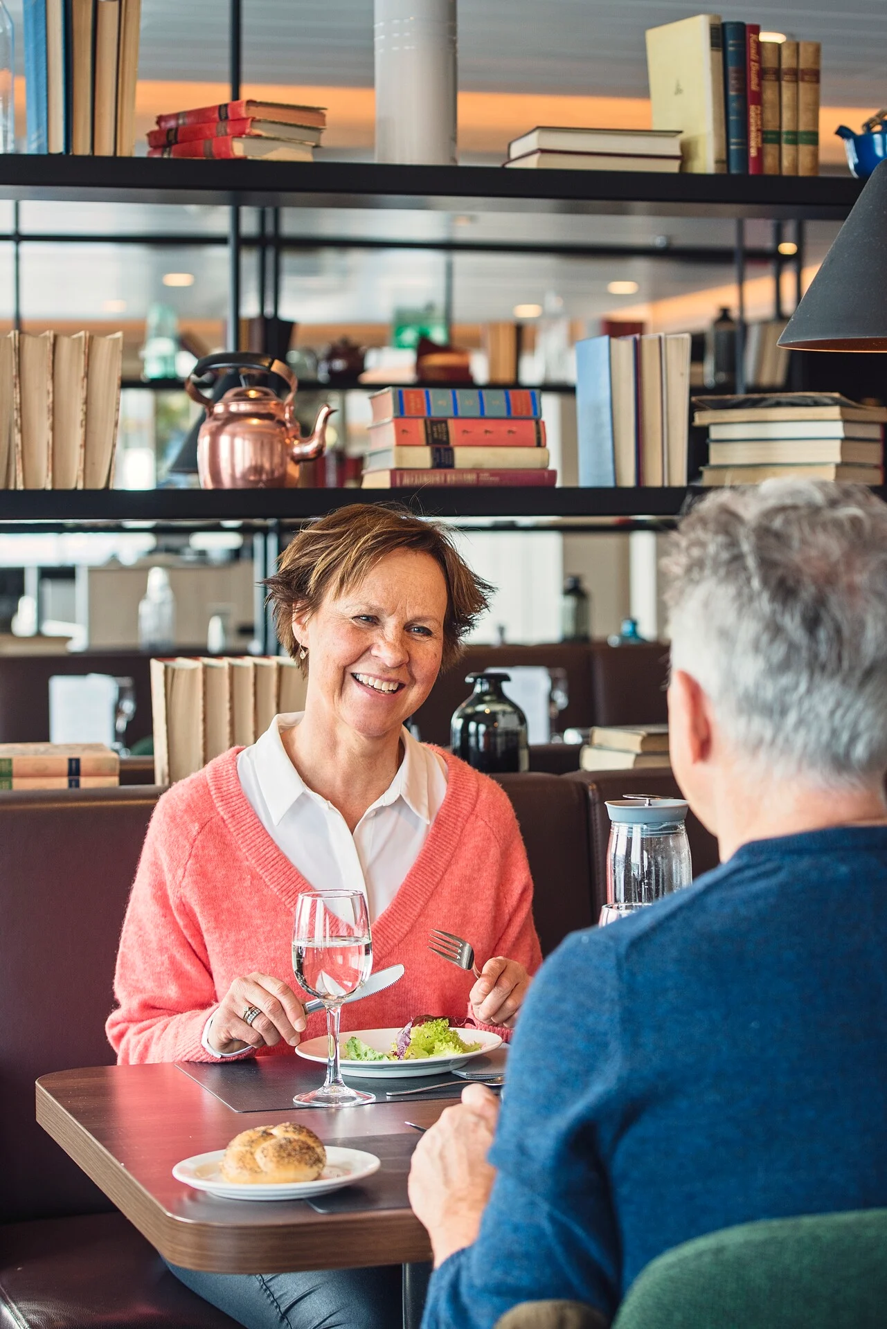 Genießen Sie Ihre Mahlzeiten im Hauptrestaurant Torget