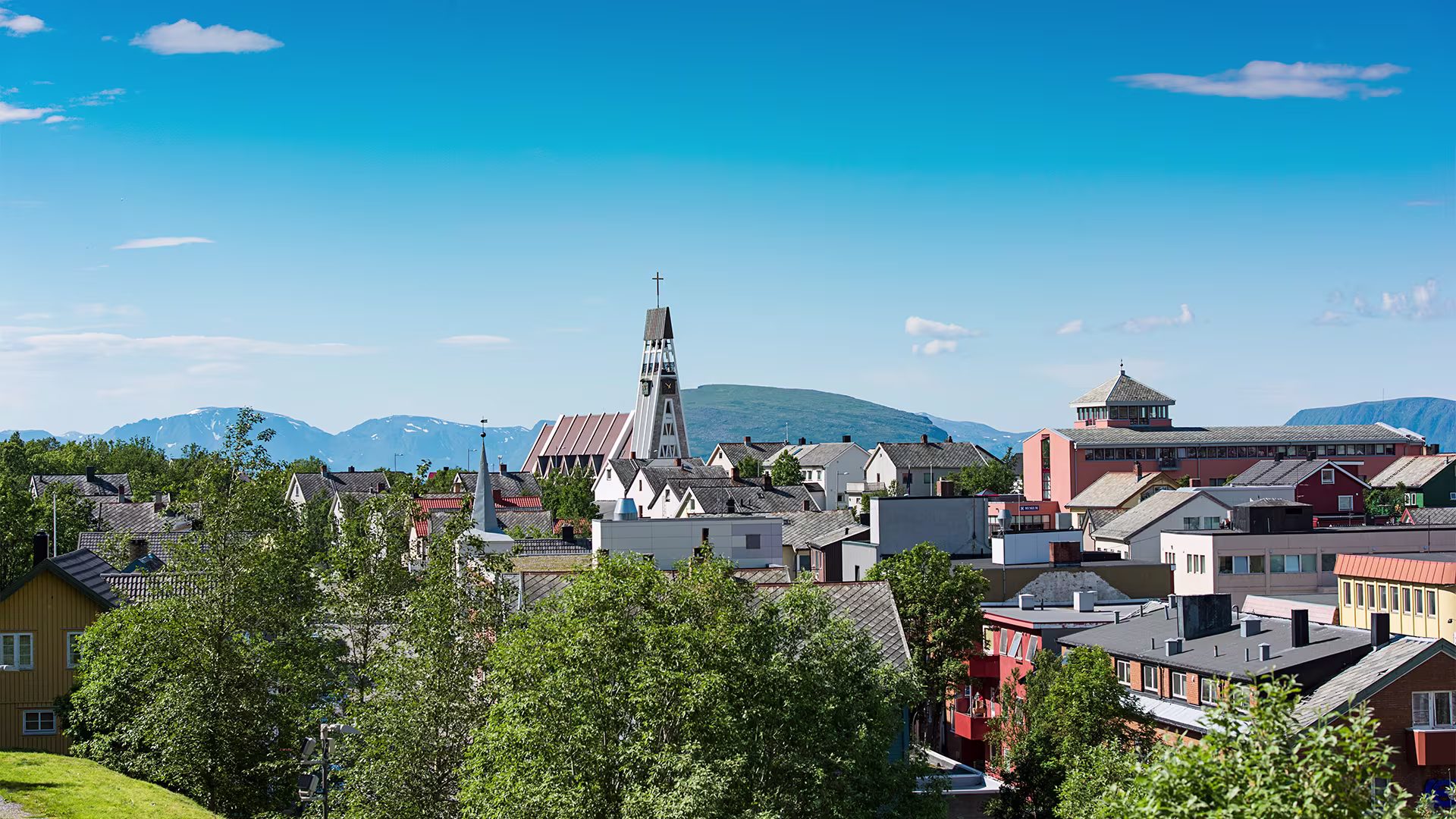 Enjoy the charm of Hammerfest, the world’s most northernmost city