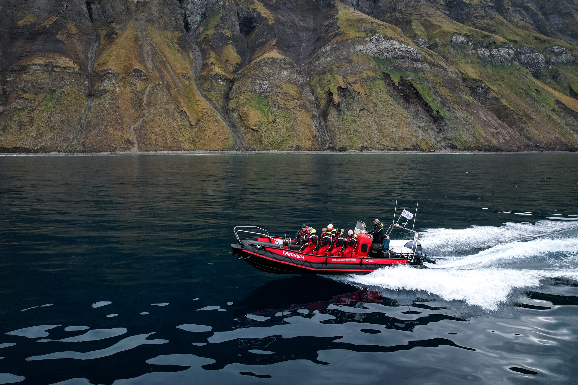 hurtigruten-svalbard-open-boat-isfjord-colesbay-thomas-griesbeck