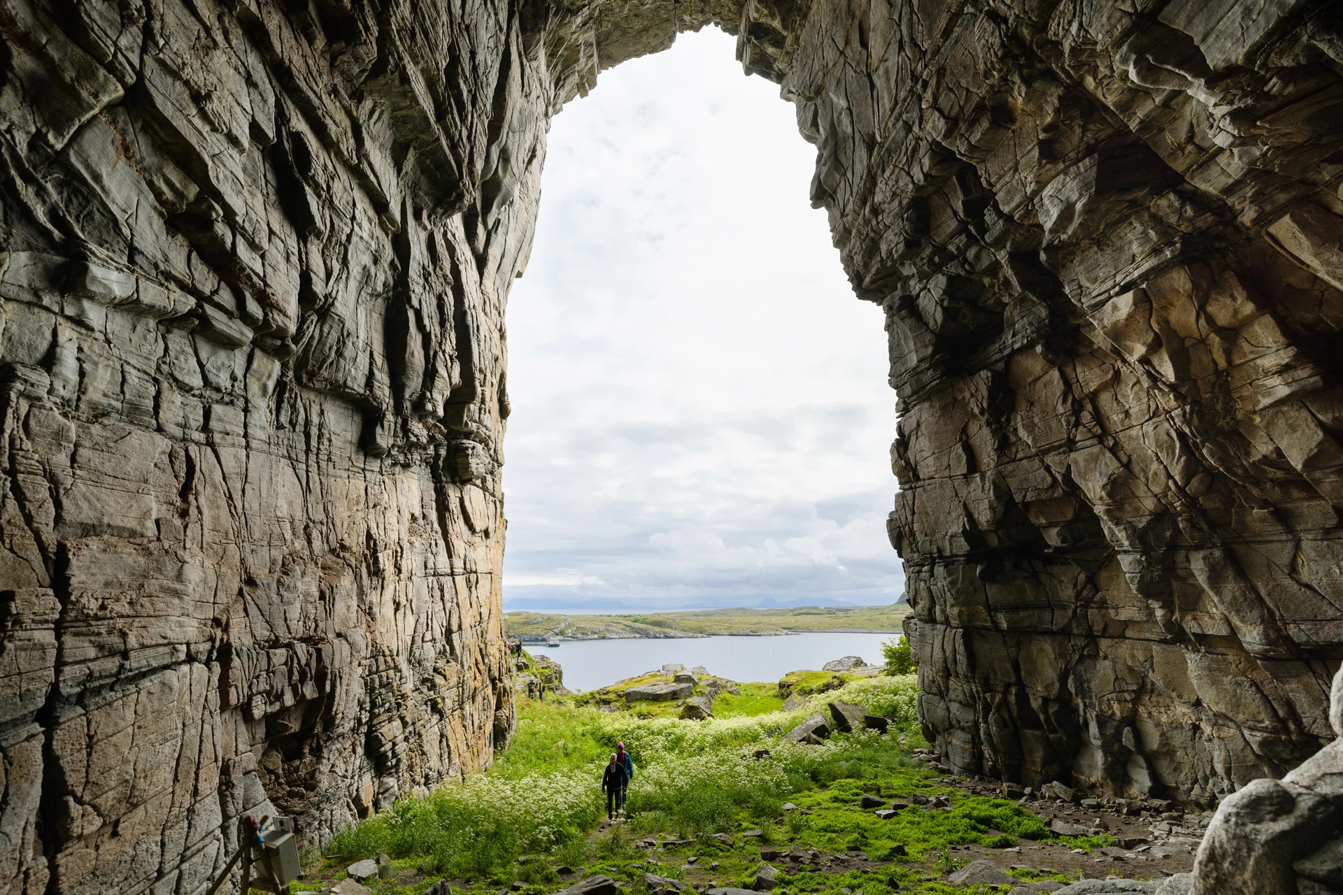 20240612-Otto-Sverdrup-Træna-cave-13-Espen-Mills EDIT 3x2