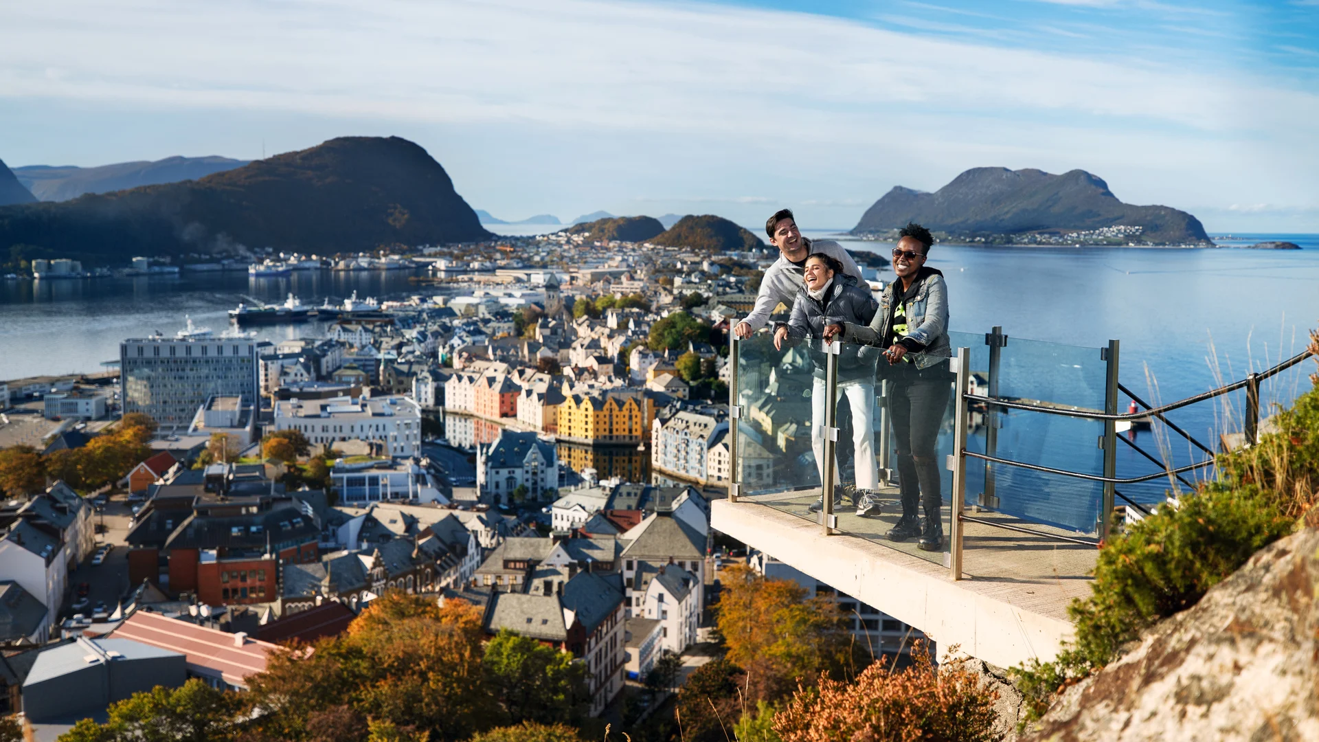Hiking-to-Aksla-Alesund Toke-Mathias-Riskjær-Visit-Norway 1920x1080