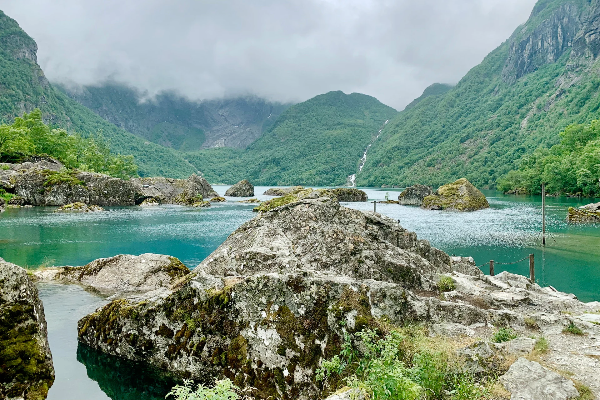 Hike-to-Lake-Bondhusvatnet-image00010-1920x1280