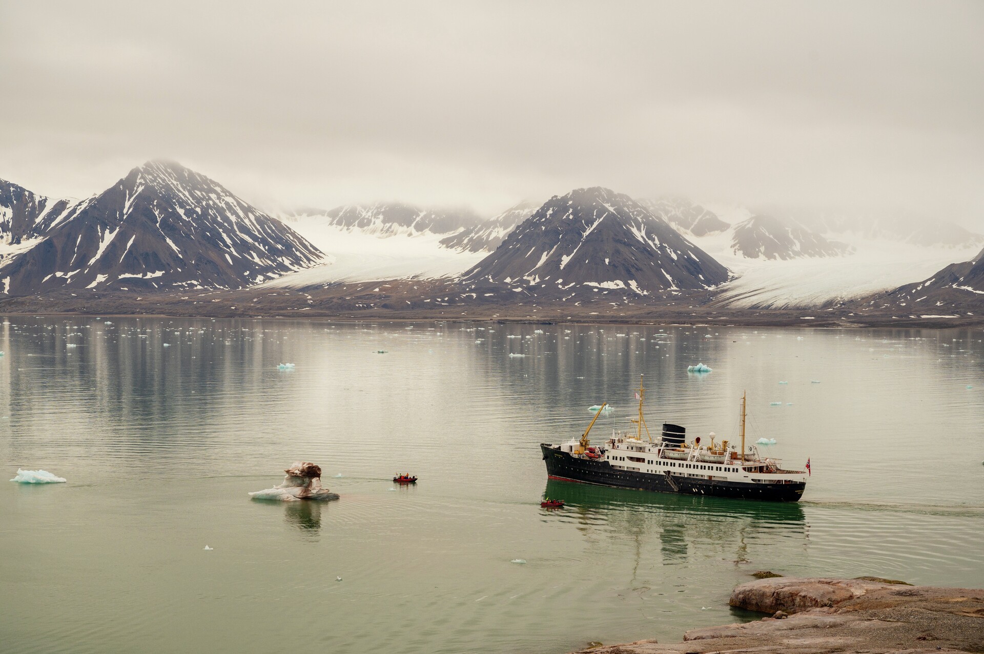 Svalbard Cruise | Spitsbergen Adventurer | Hurtigruten