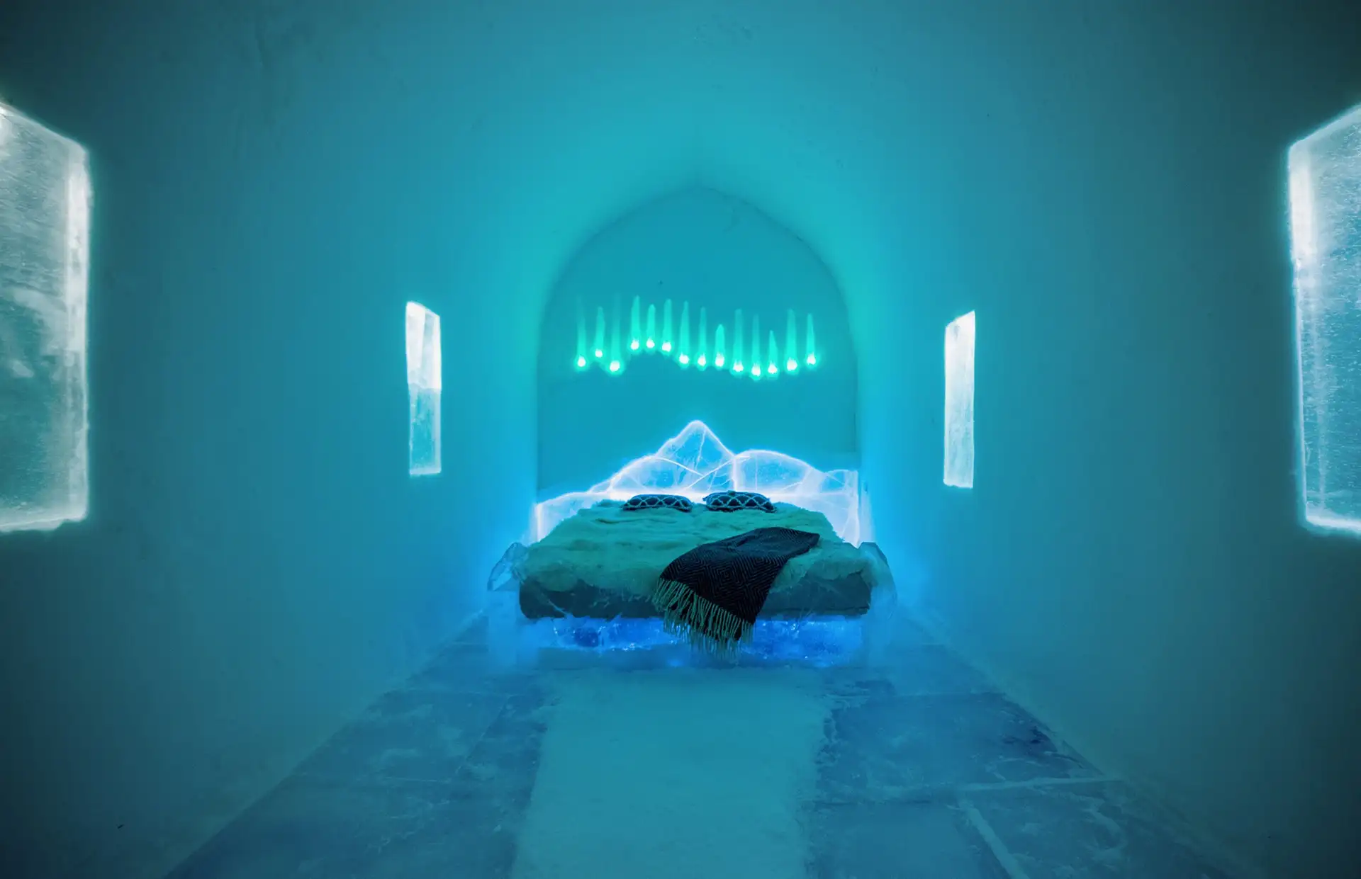 sorrisniva-igloo-hotel-suite-katelin-visit-norway