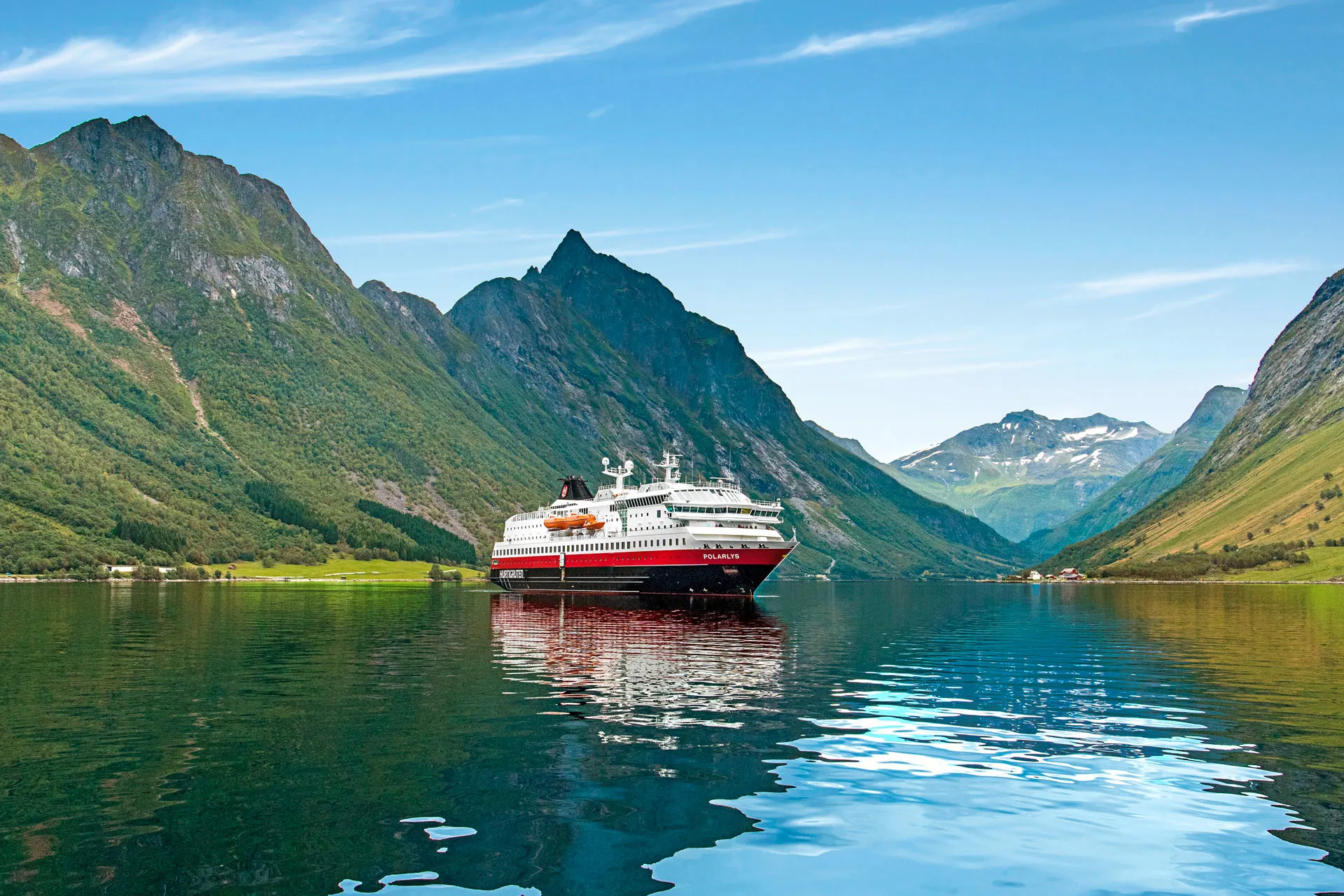 MS Polarlys im Hjorundfjord