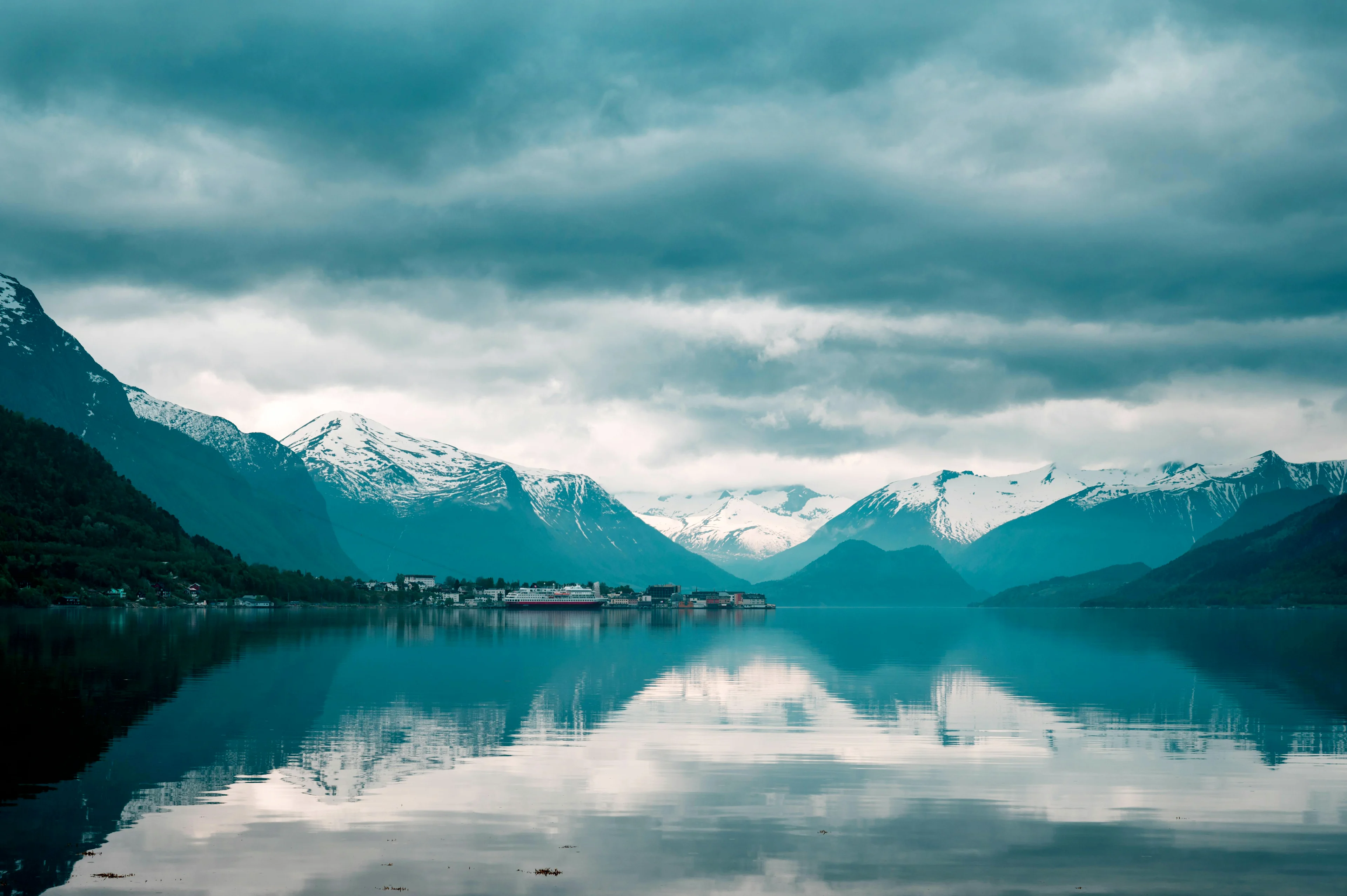 Andalsnes pexels-nilsr-28104811