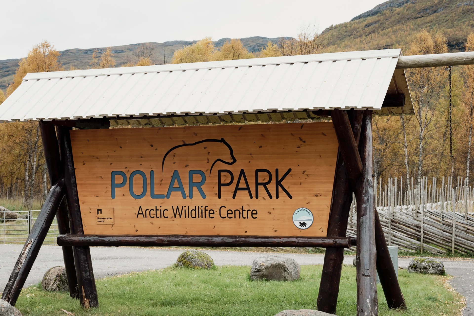 polar-park-arctic-wildlife-centre-wood-entrance-sign
