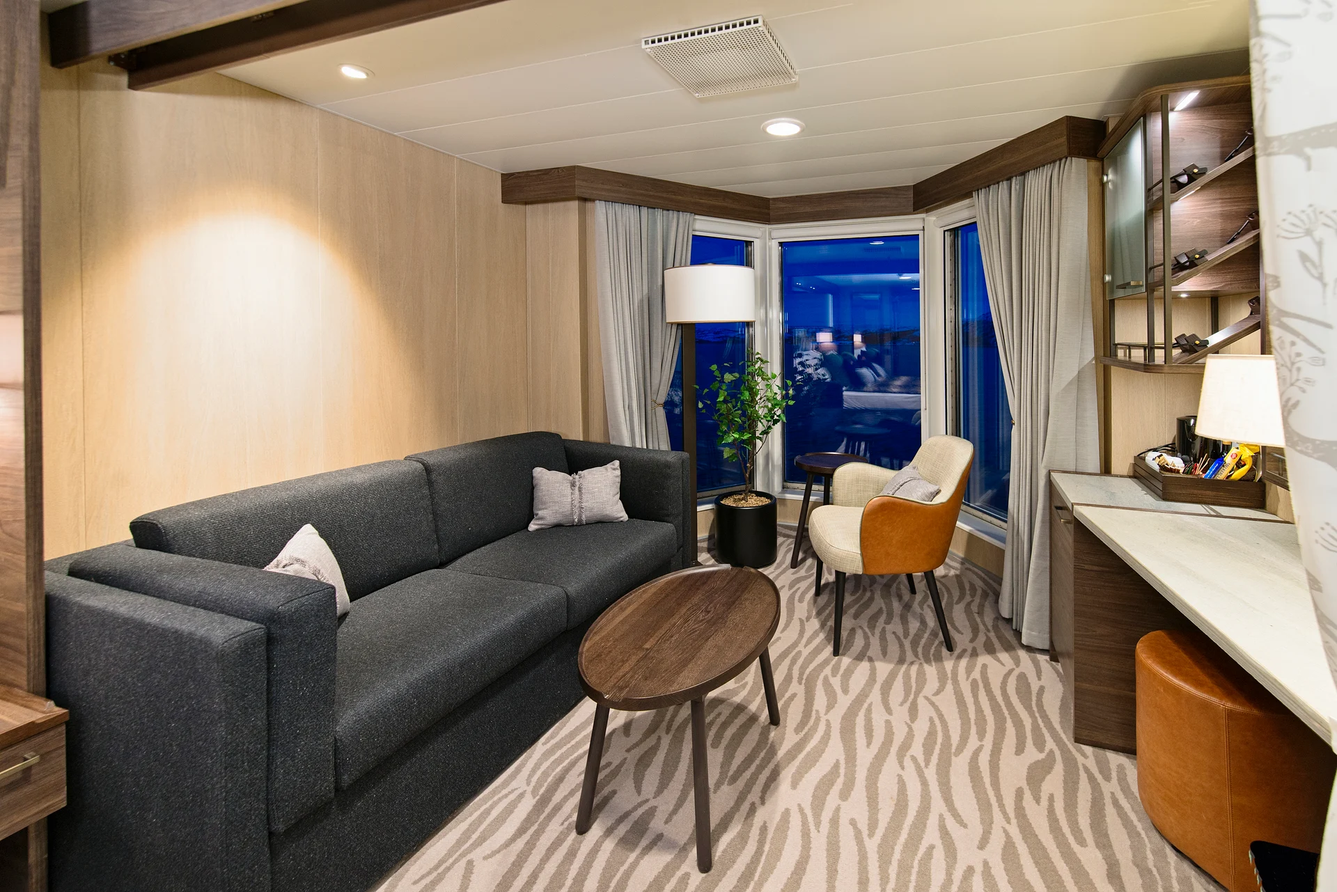 MS Richard With Expedition Suite MG4 Lounge Area
