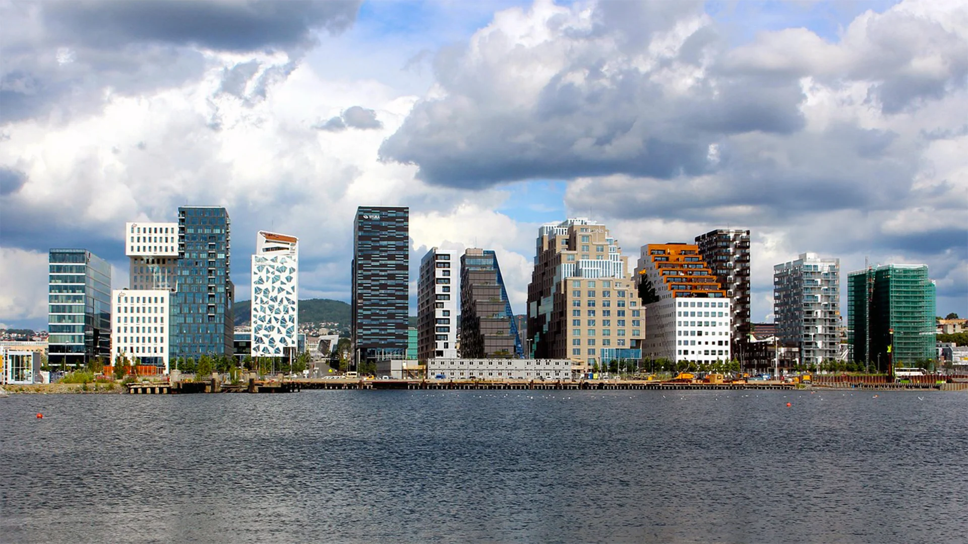 oslo-AlexvonGutthenbach-Pixabay-EDIT-1920x1080