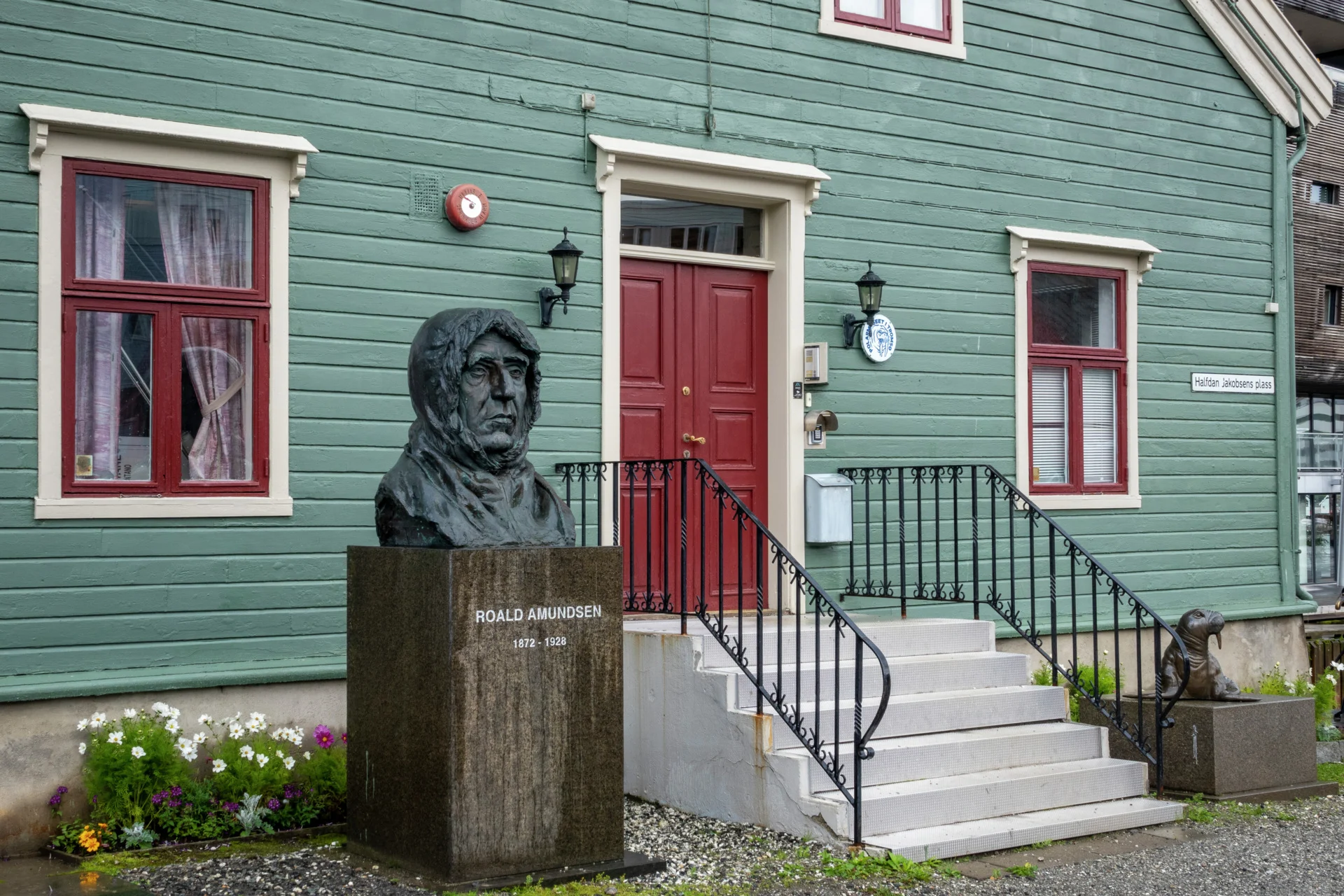 Midnight Sun Svalbard Line Cruise Itinerary | Hurtigruten UK