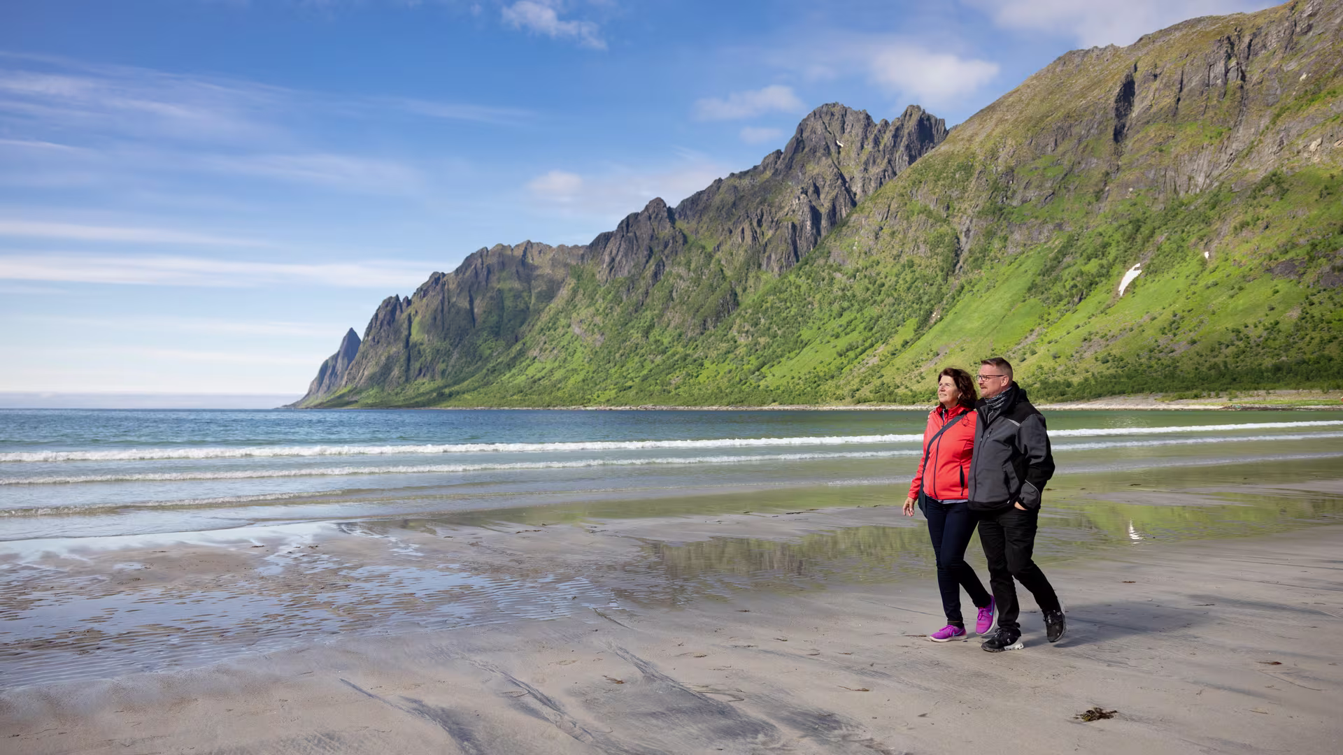 Ersfjord-Beach-HGR-168137-Photo-Espen-Mills-1920x1080
