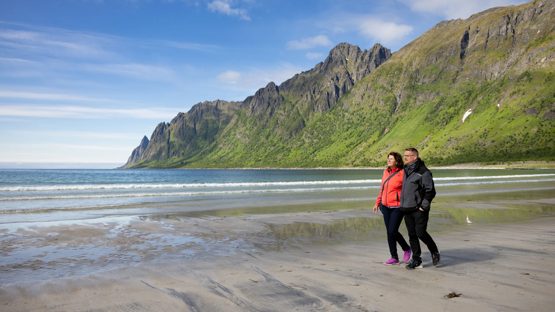 Ersfjord-Beach-HGR-168137-Photo-Espen-Mills-1920x1080