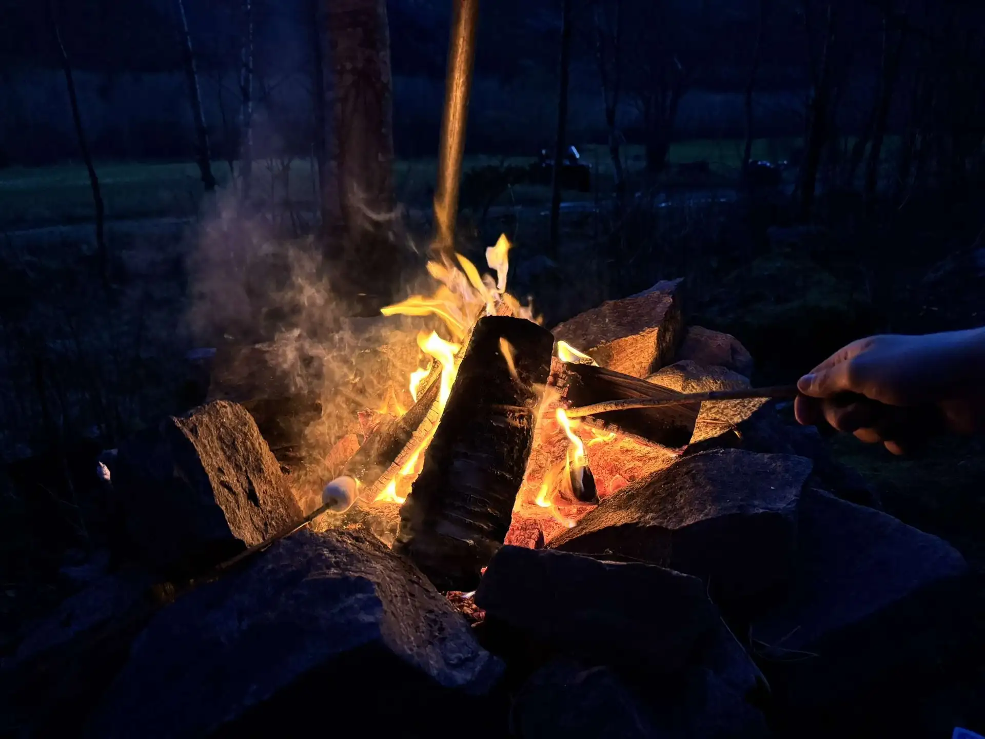 campfire-flames-night
