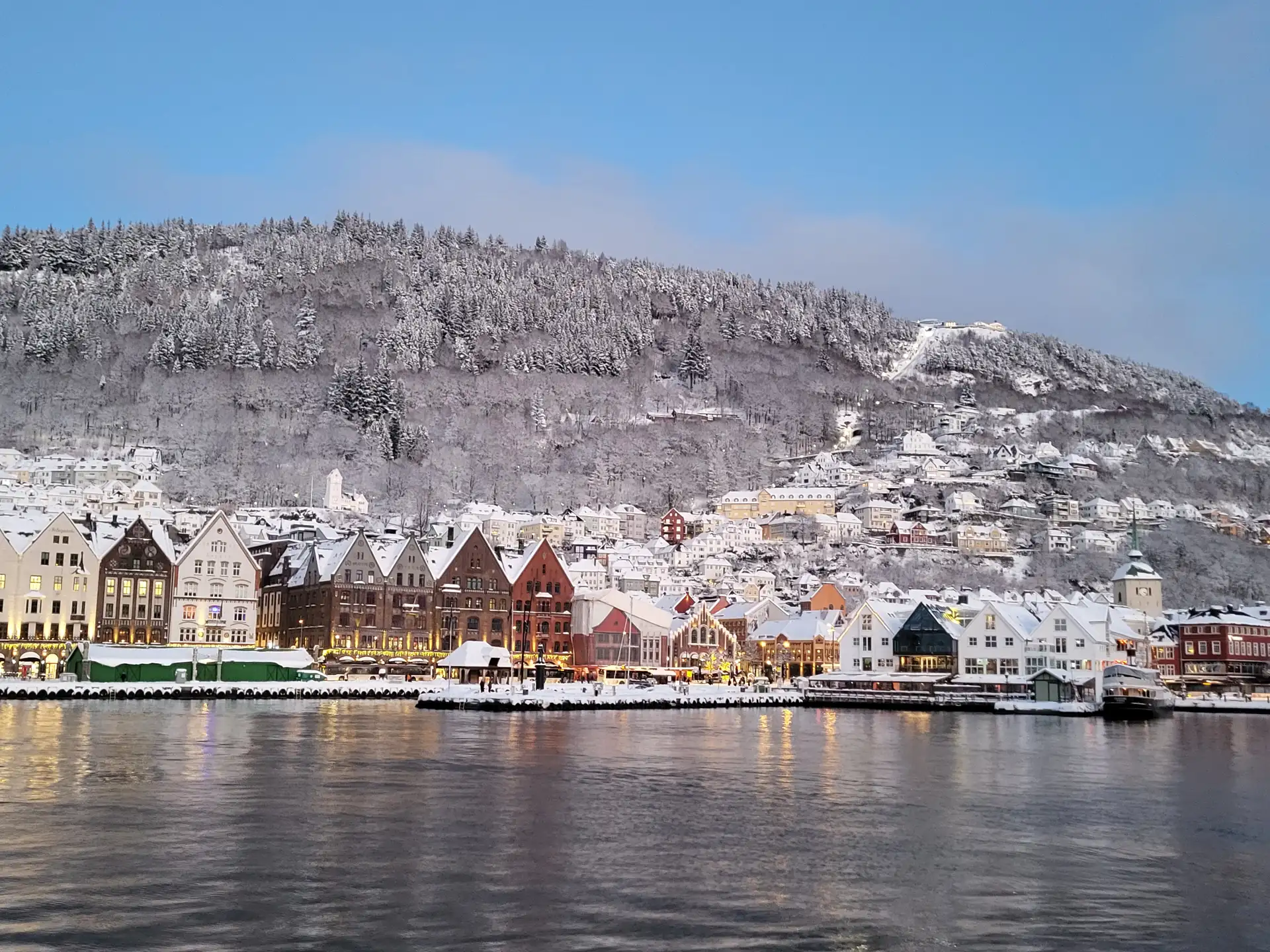 bryggen-bergen-norway-winter