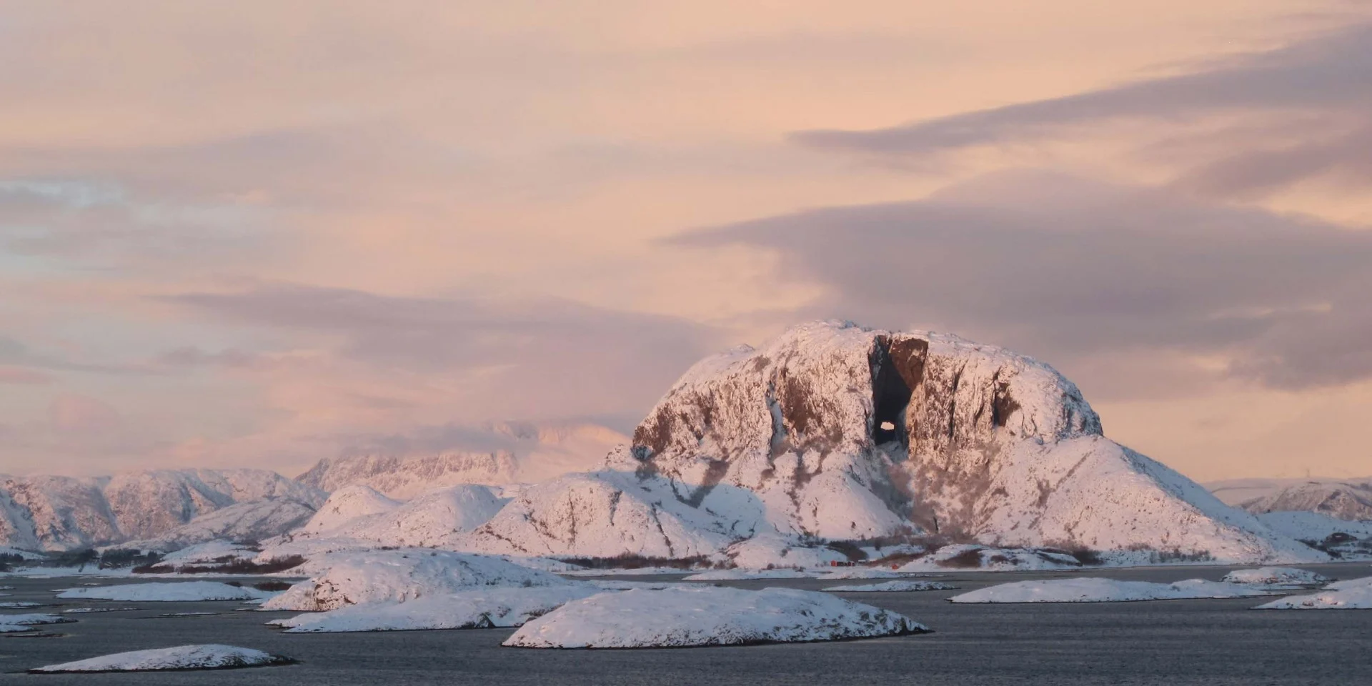 Torghatten in winter