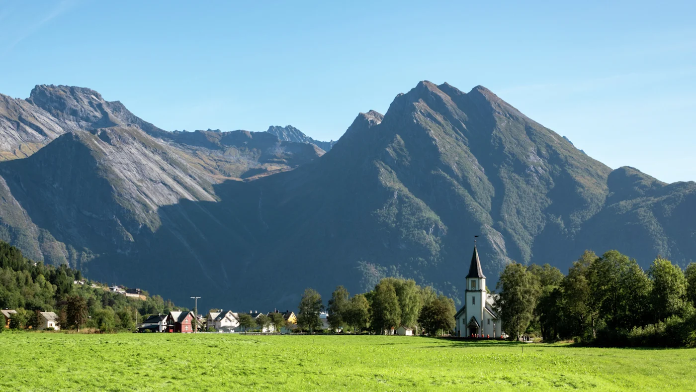Hjørundfjord – Tastes and Traditions