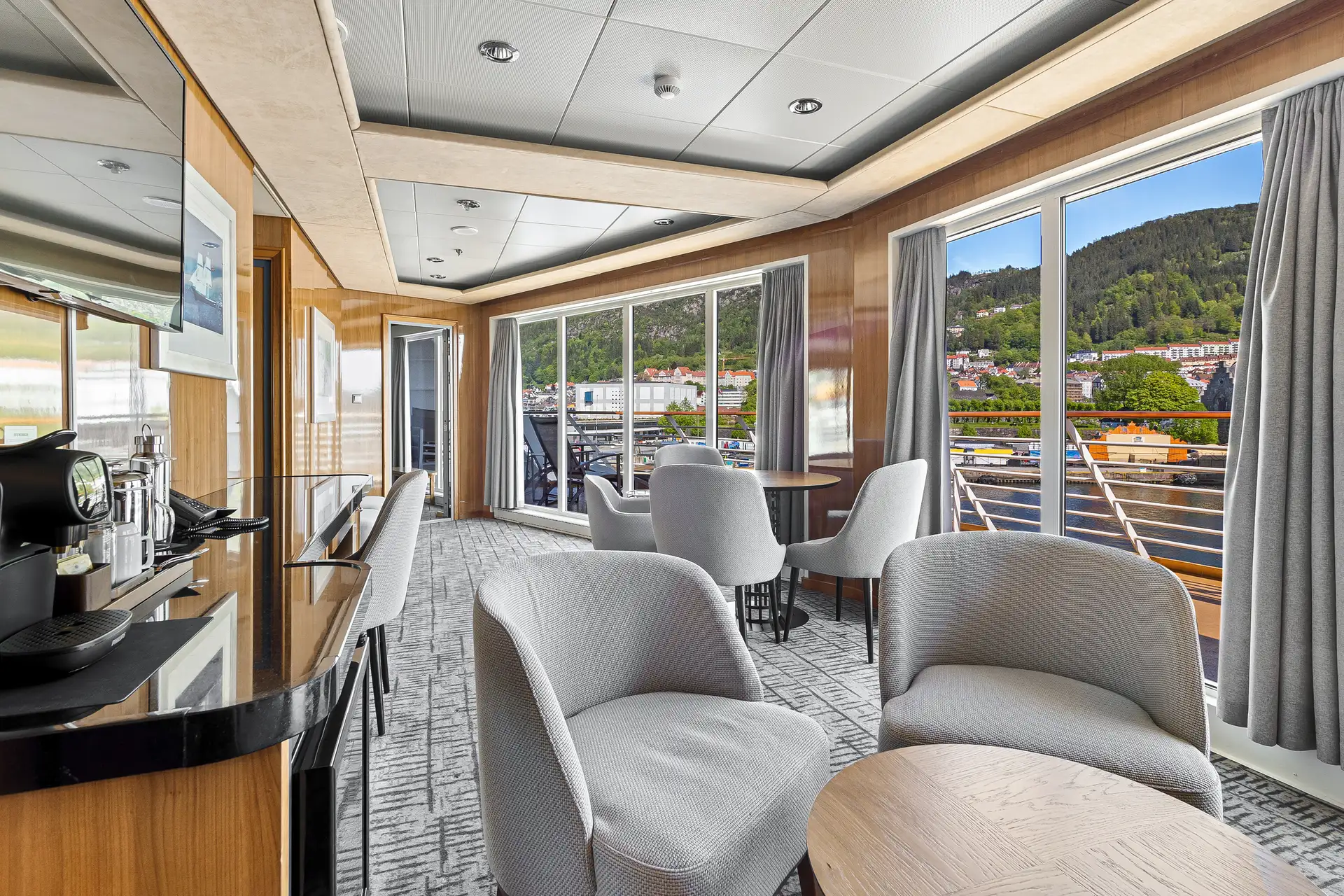 Expedition Suite MX MS Trollfjord Lounge Seating
