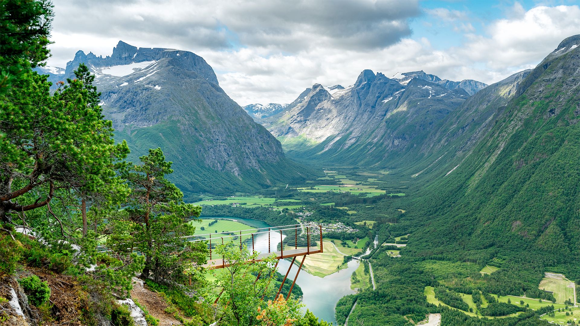 Arctic Norway Frontier – Oslo, Fjords & Svalbard