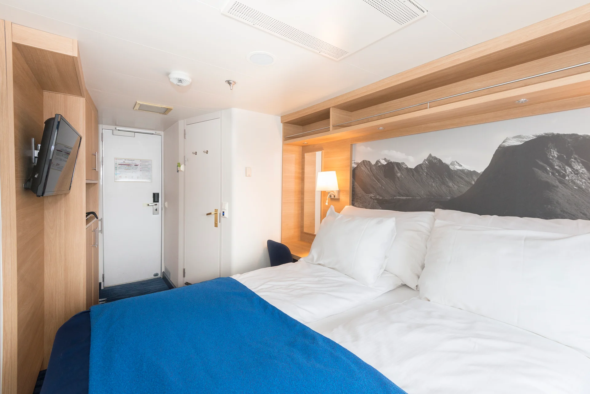 MS Polarlys Arctic Superior U2D Bed