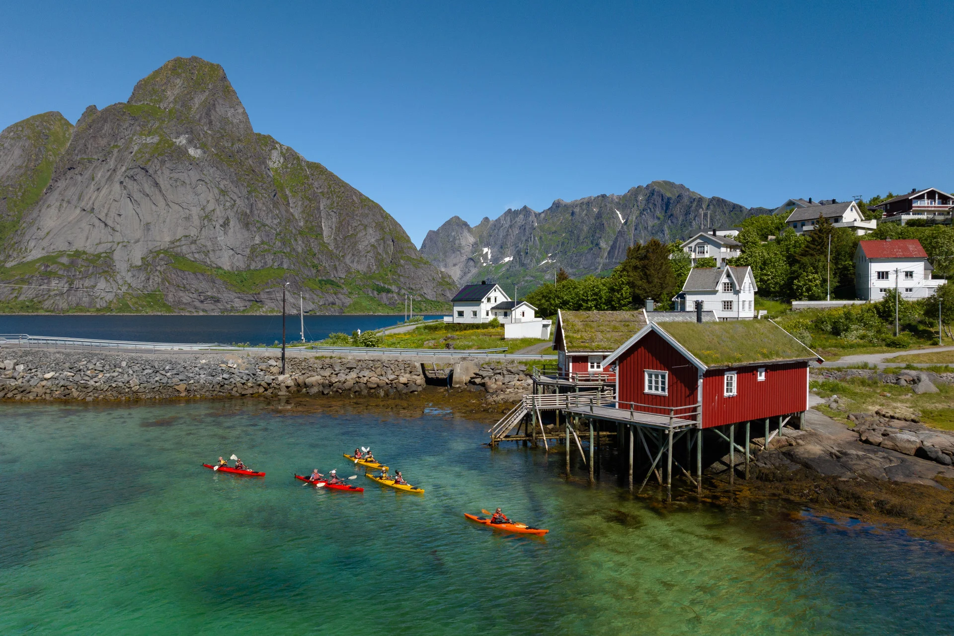 rorbuer-kayaking-reine-lofoten-Espen Mills