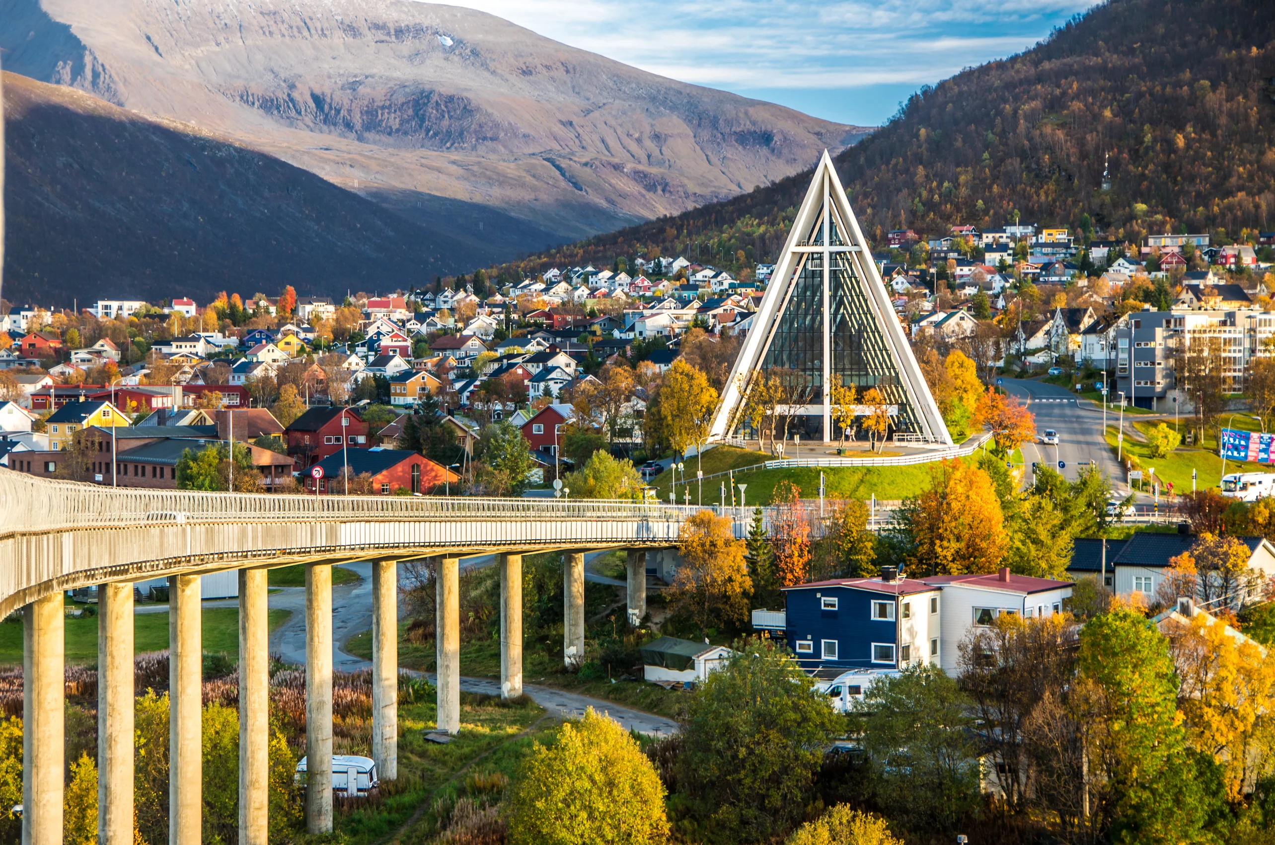 Ishavskatedralen er det mest imponerende vartegn i Tromsø