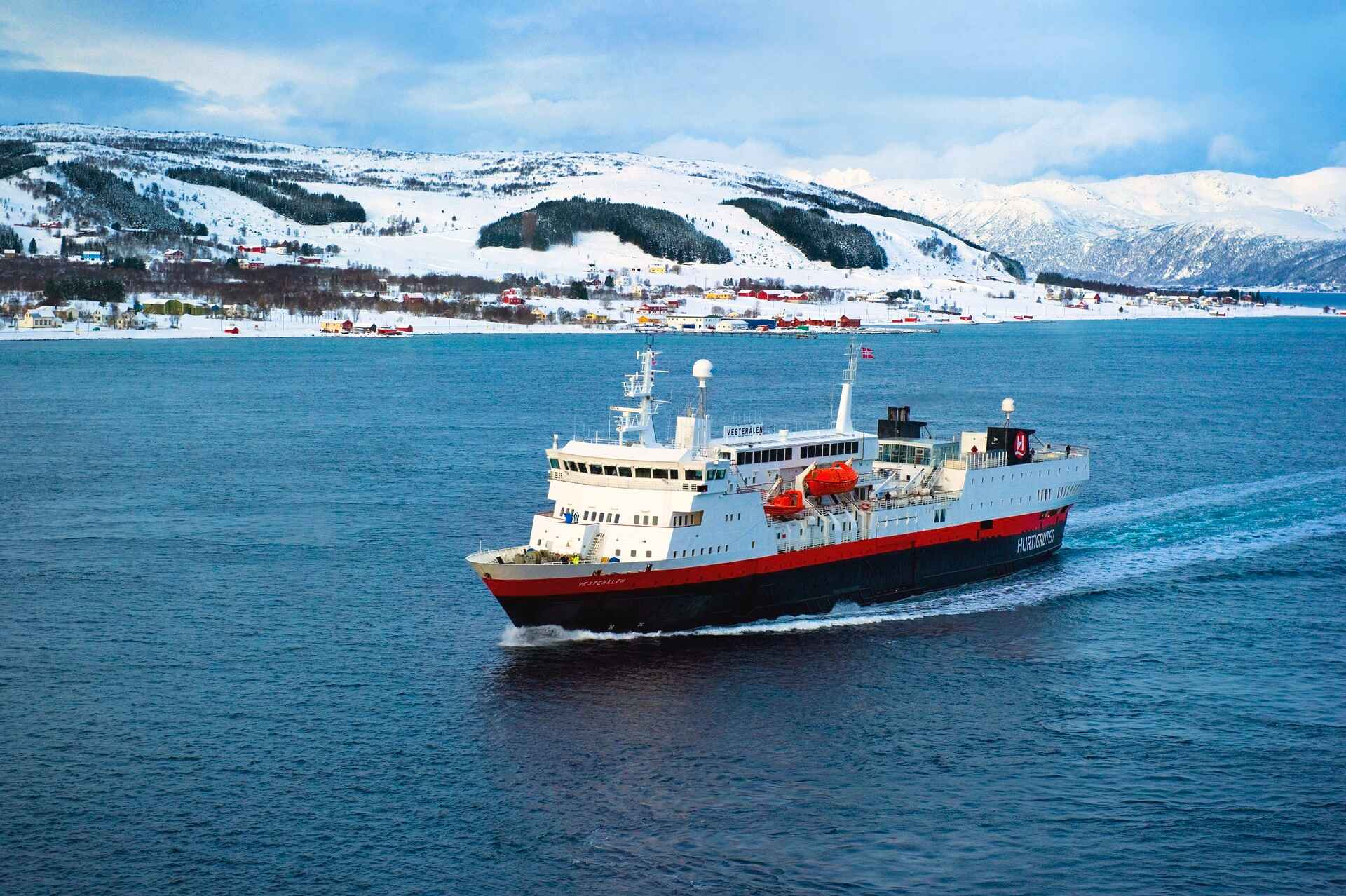 Aktuelle Positionen der Hurtigruten Schiffe: MS Vesterålen | Hurtigruten DE