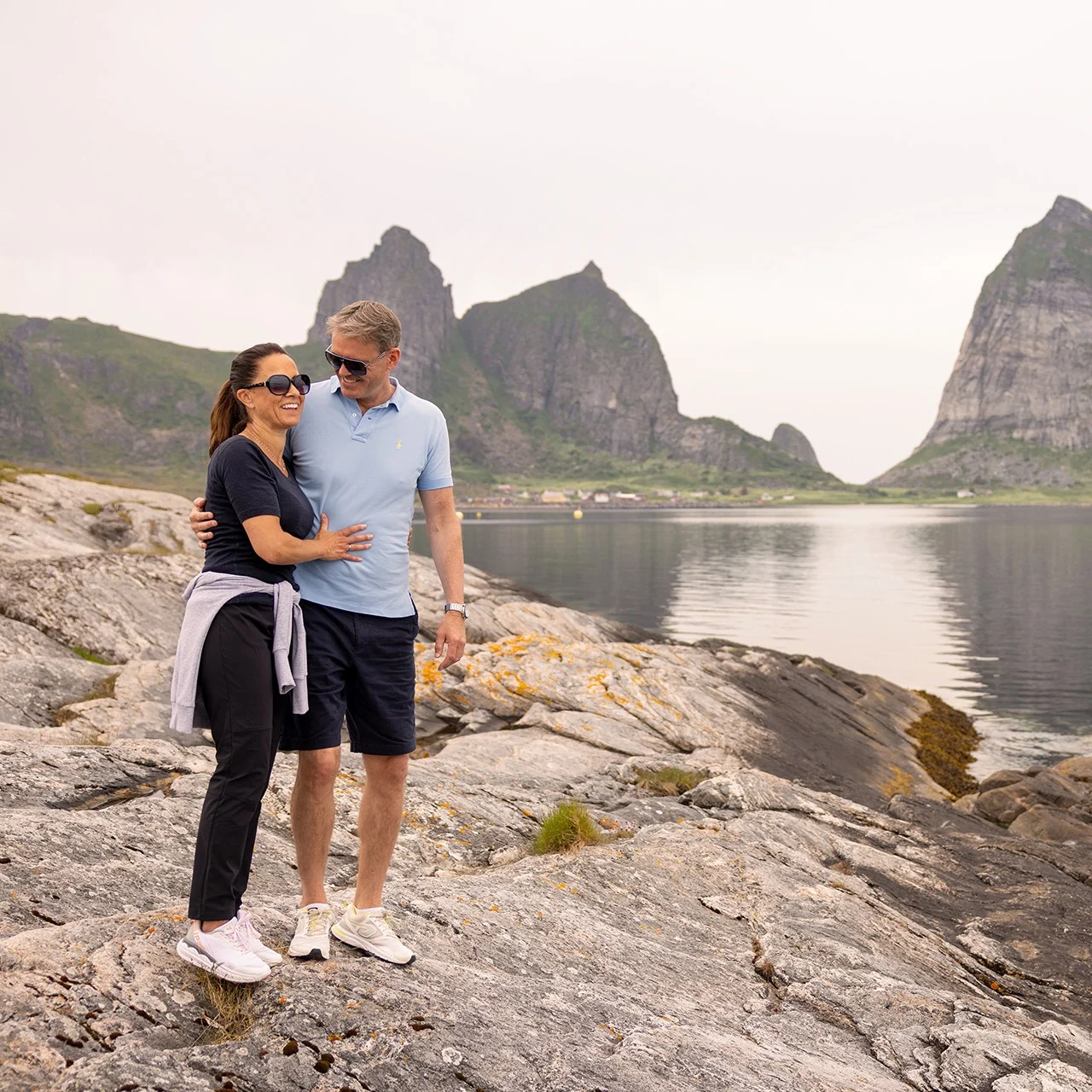 A couple on a hike in Traena, Norway. Photo by: Espen Mills