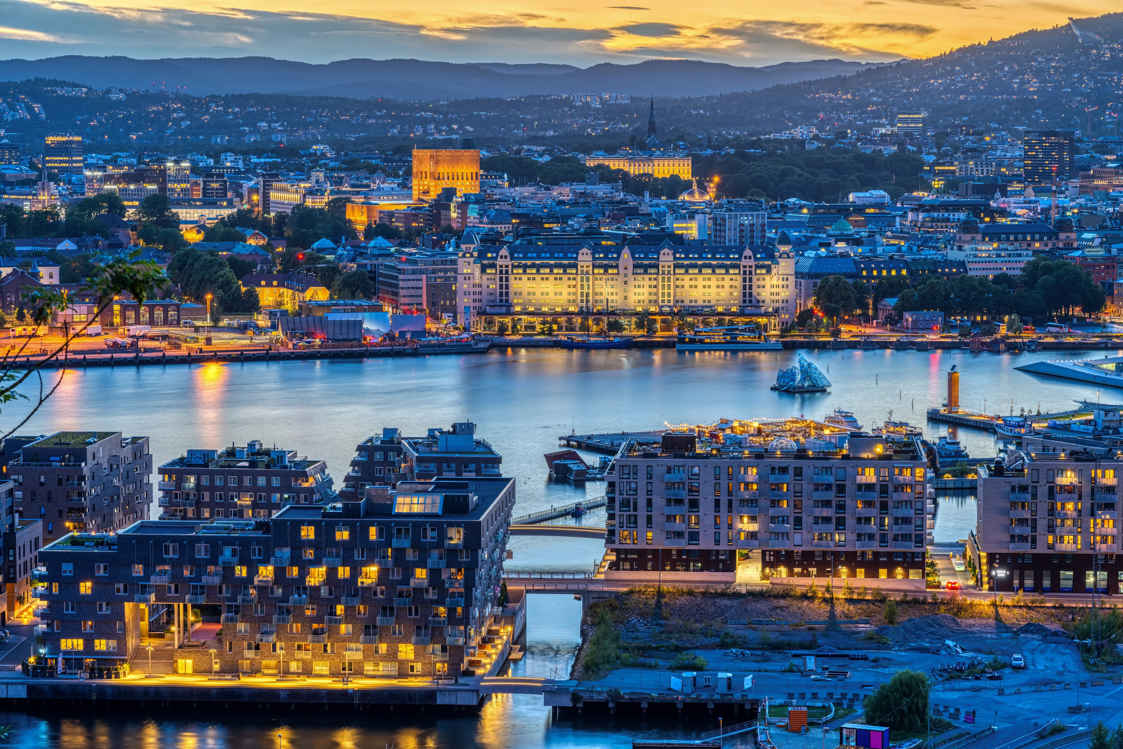 OSLO shutterstock 2191521437