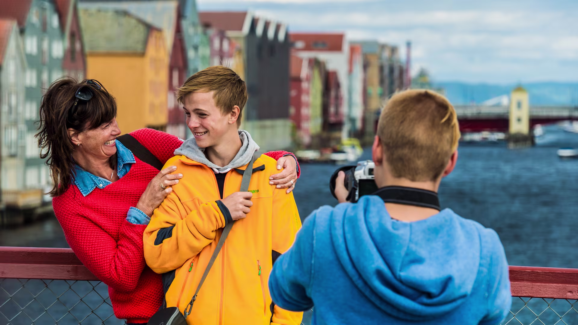 View-from-The-Old-Town-Bridge-Trondheim CH-VisitNorway com 1920x1080