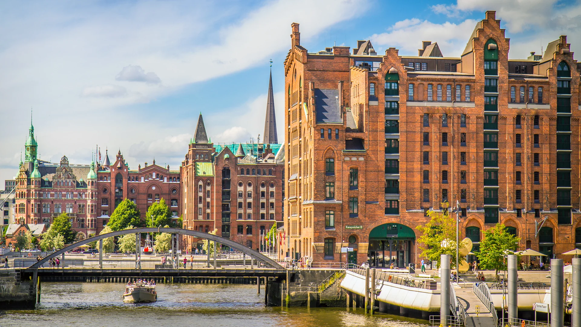 Hamburg-shutterstock-470940518-1920x1080